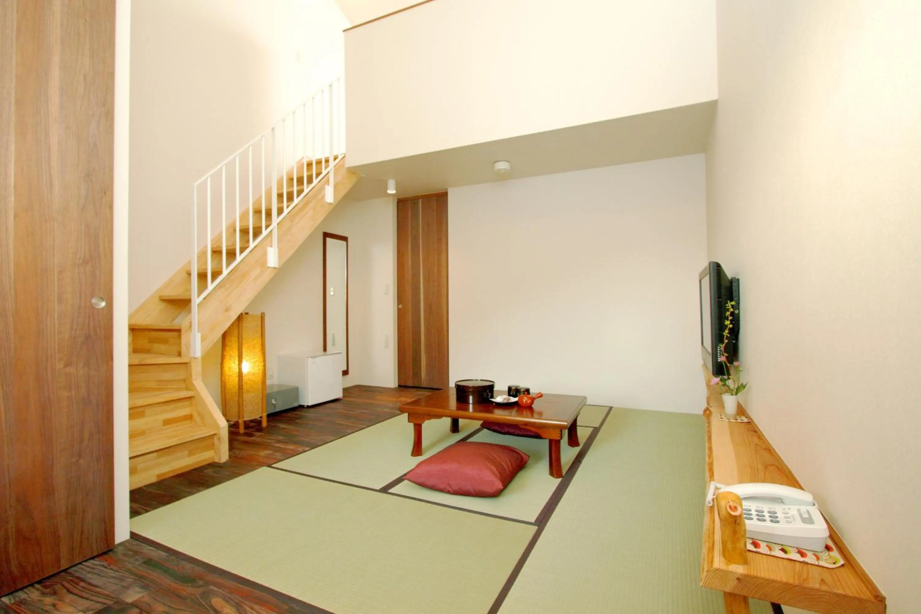 Japanese-Style Twin Room with Loft and Open-Air Bath - Included free drink in Sengokuhara Shinanoki Ichinoyu