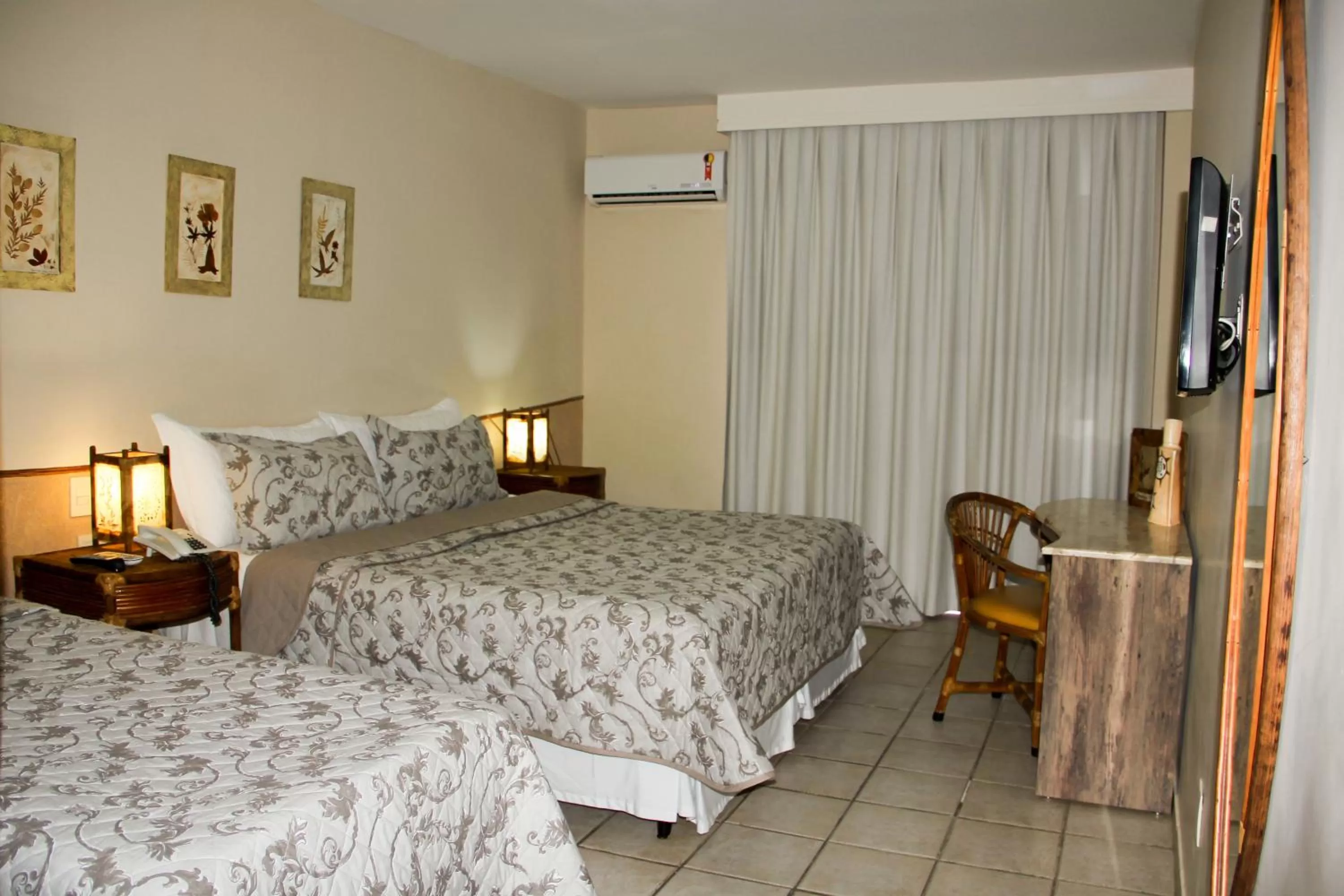 Photo of the whole room, Bed in Divi-Divi Praia Hotel