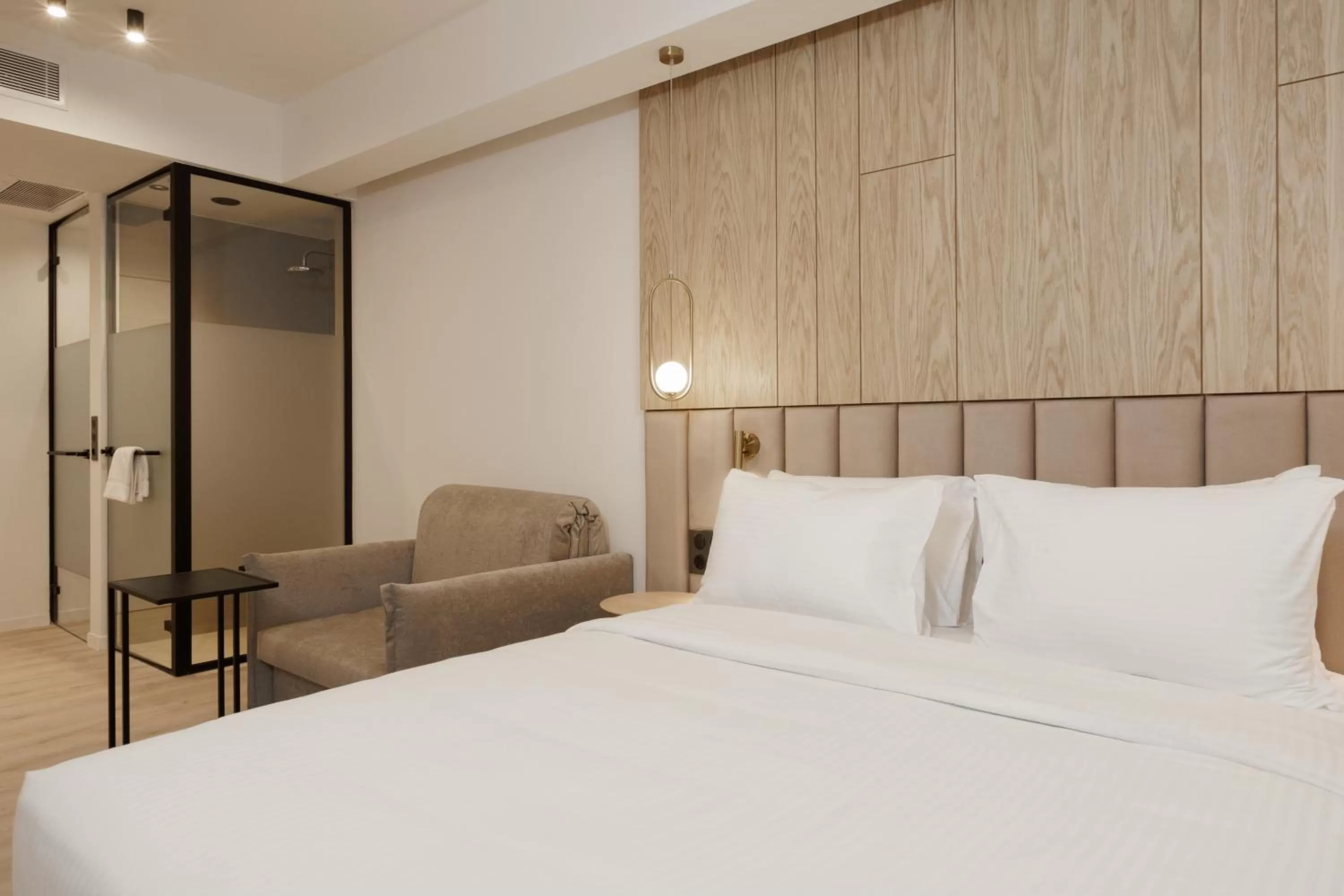 Bedroom, Bed in LUX&EASY Signature Syngrou 234