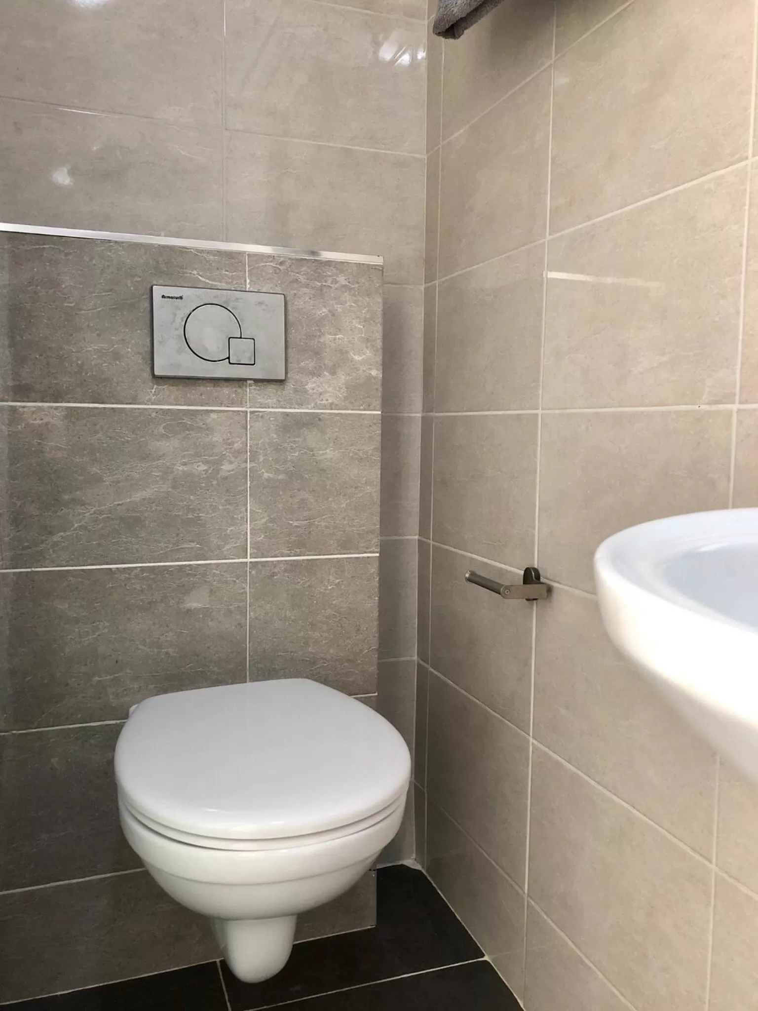 Toilet, Bathroom in Holland Lodge Paramaribo