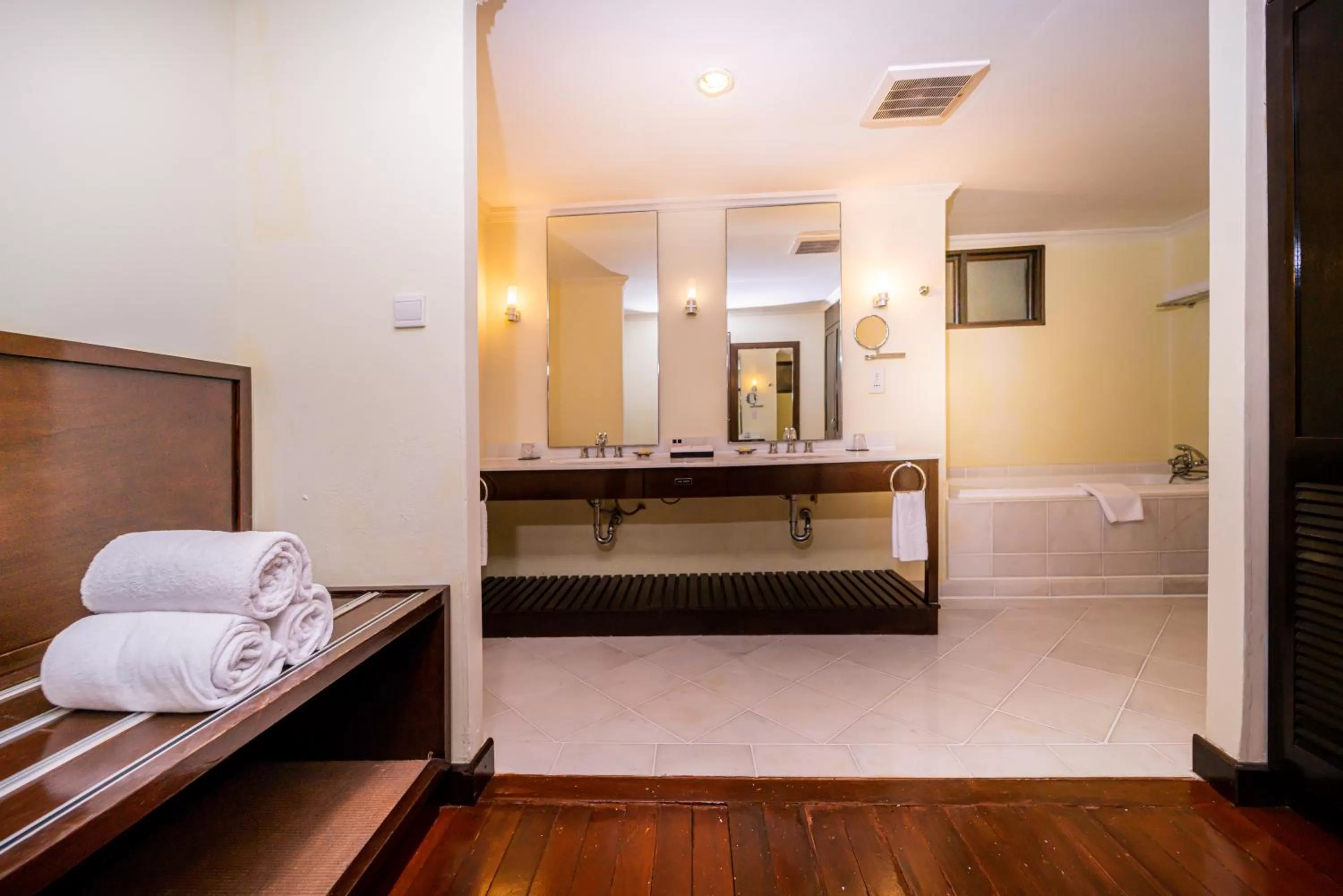 Toilet, Bed in Rebak Island Resort & Marina, Langkawi 大自然 野生动物与美食爱好者的天堂