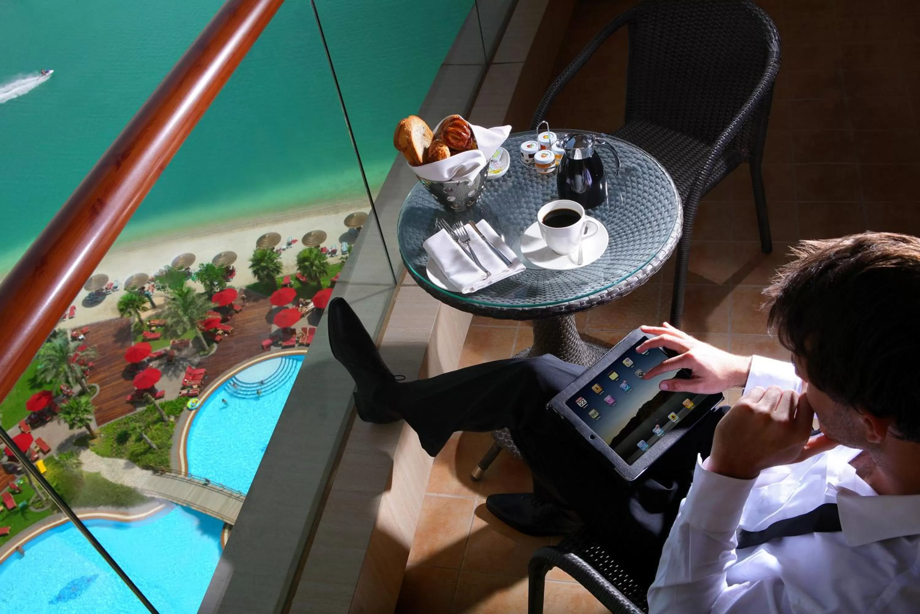 Coffee/tea facilities in Khalidiya Palace Rayhaan by Rotana, Abu Dhabi