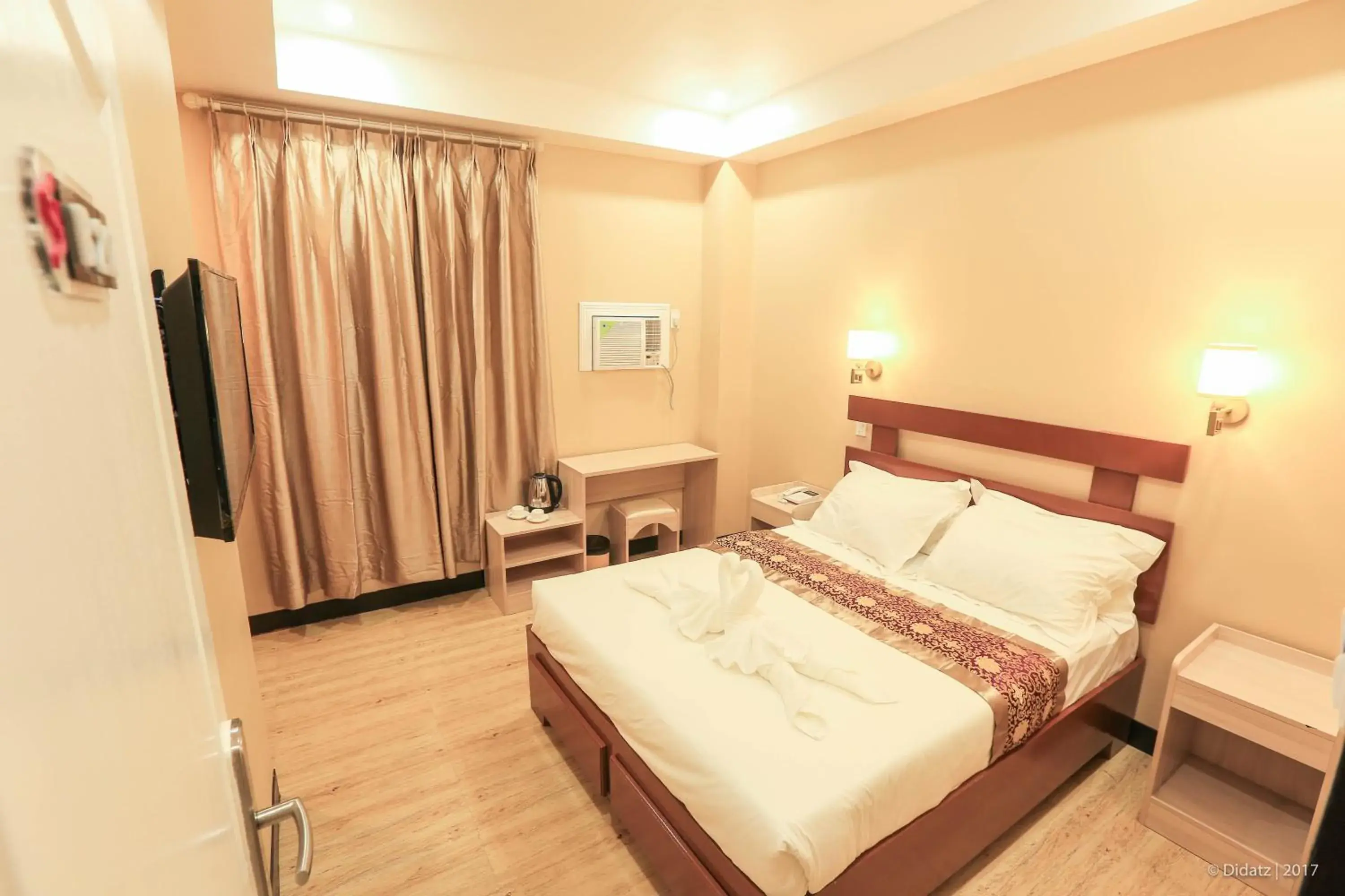 Deluxe Queen Room in Southview Hotel Deluxe Queen Room in Southview Hotel