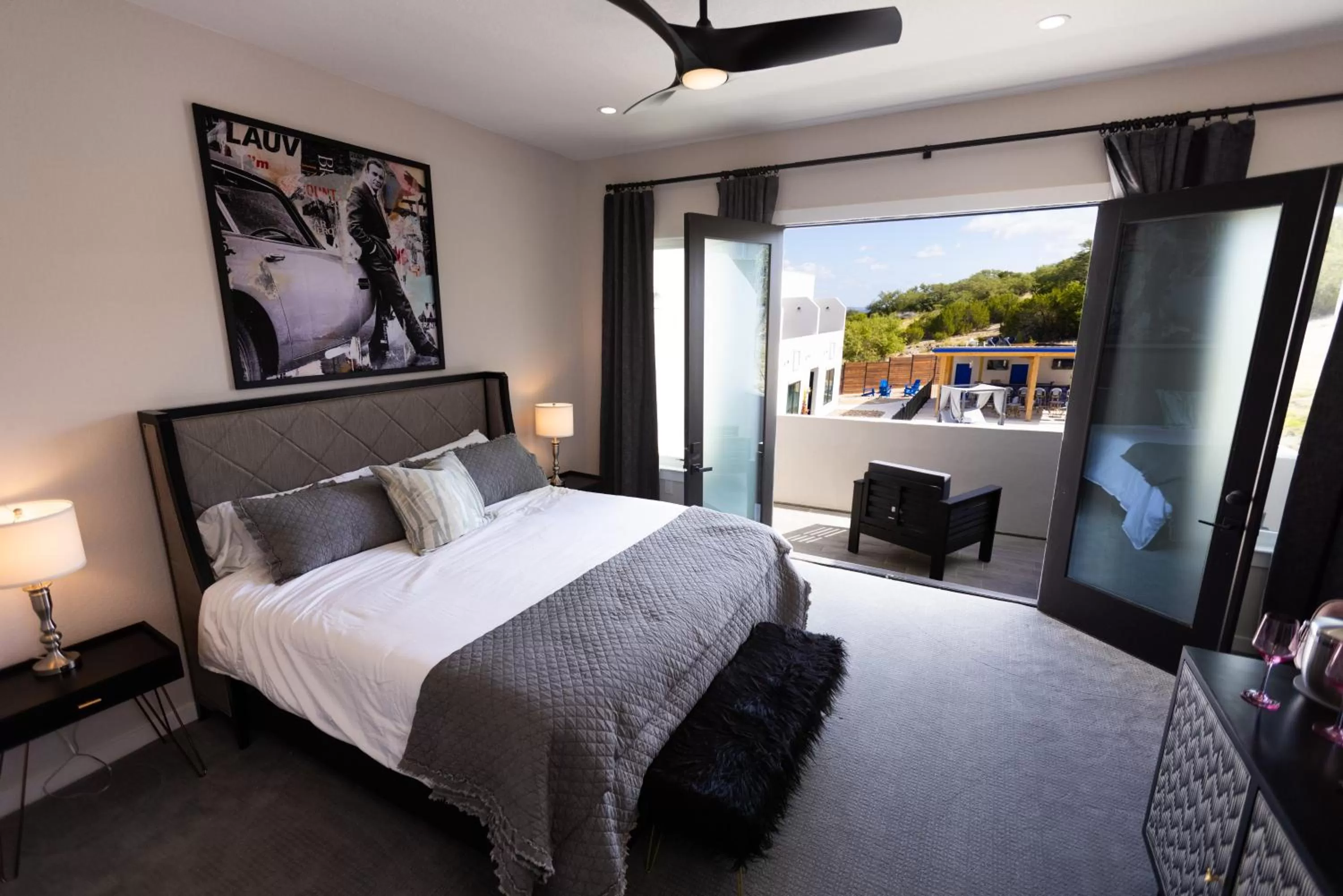 Bedroom, Bed in The Bentley Hotel on 290