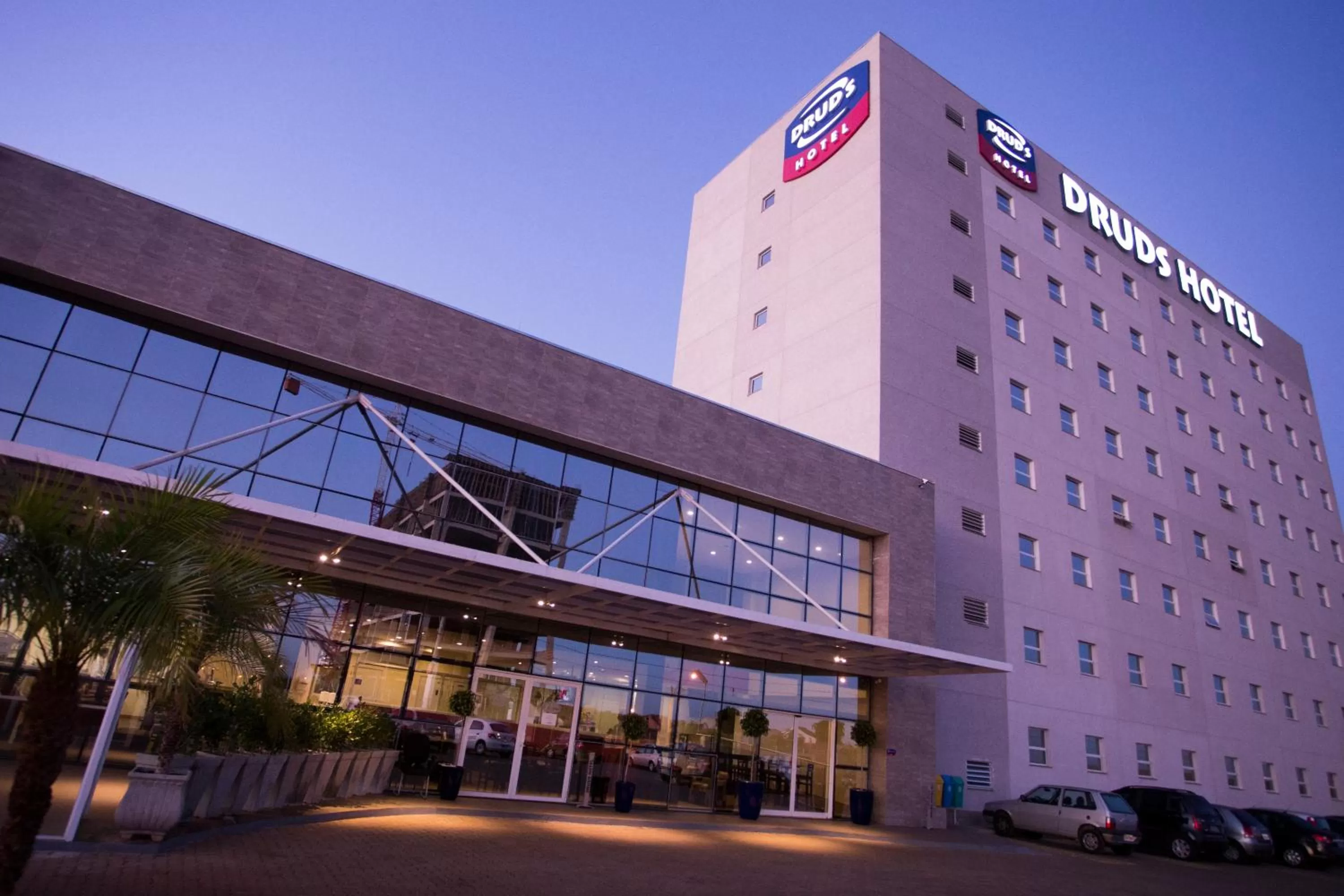 Property building in Druds Hotel Hortolândia