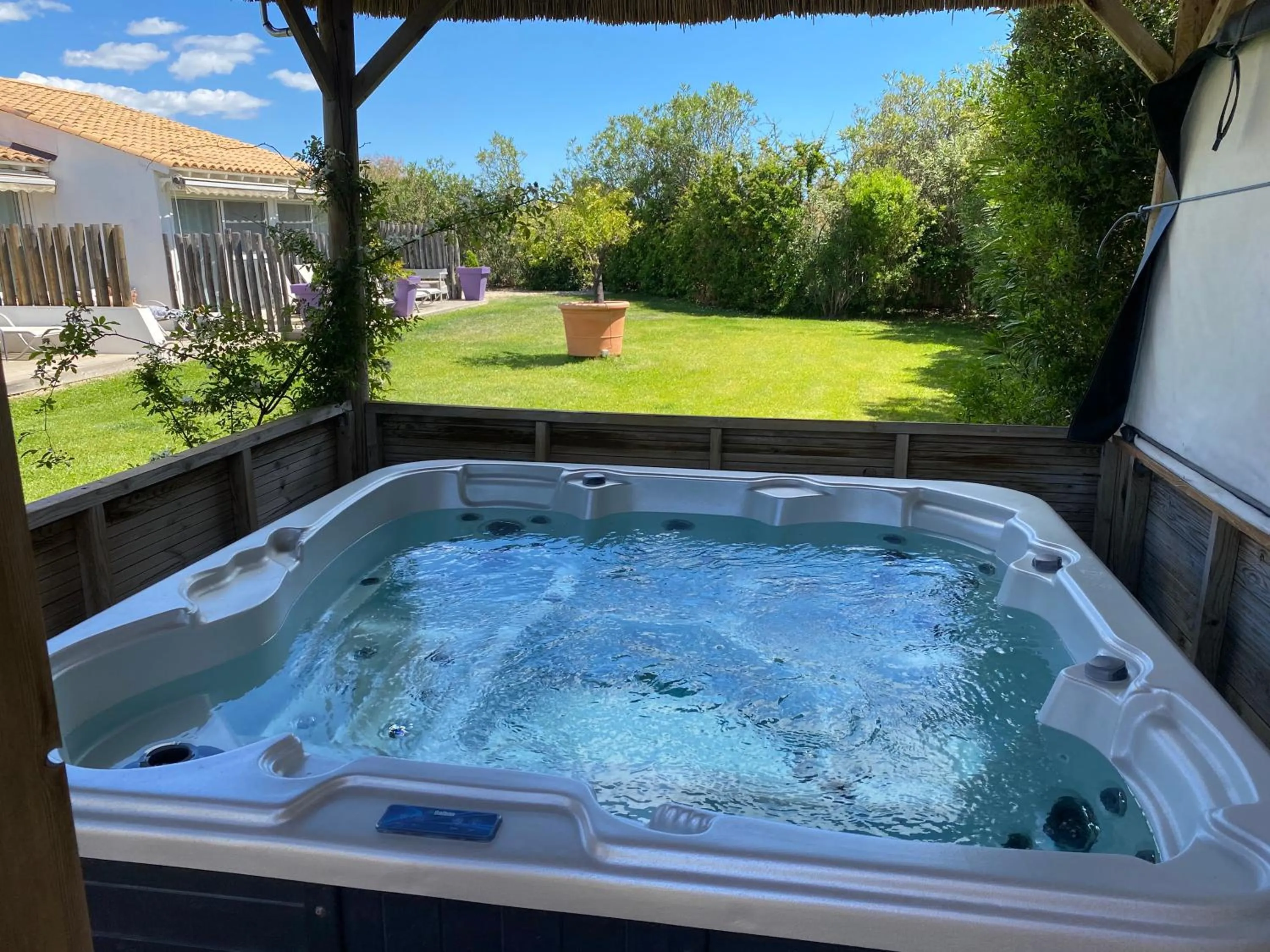 Hot Tub in Le Mas de Cocagne
