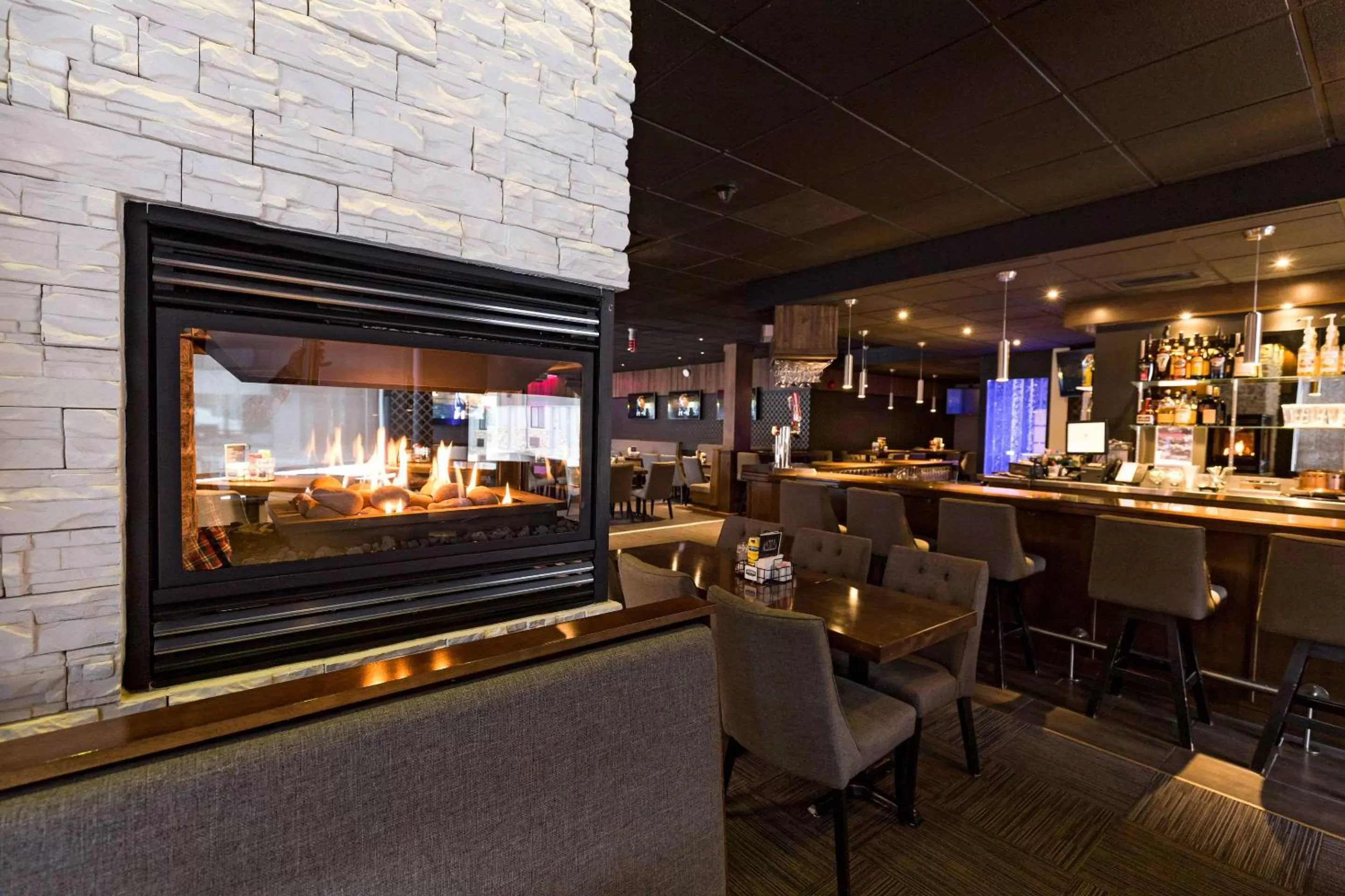 Lounge or bar in Quality Inn & Suites