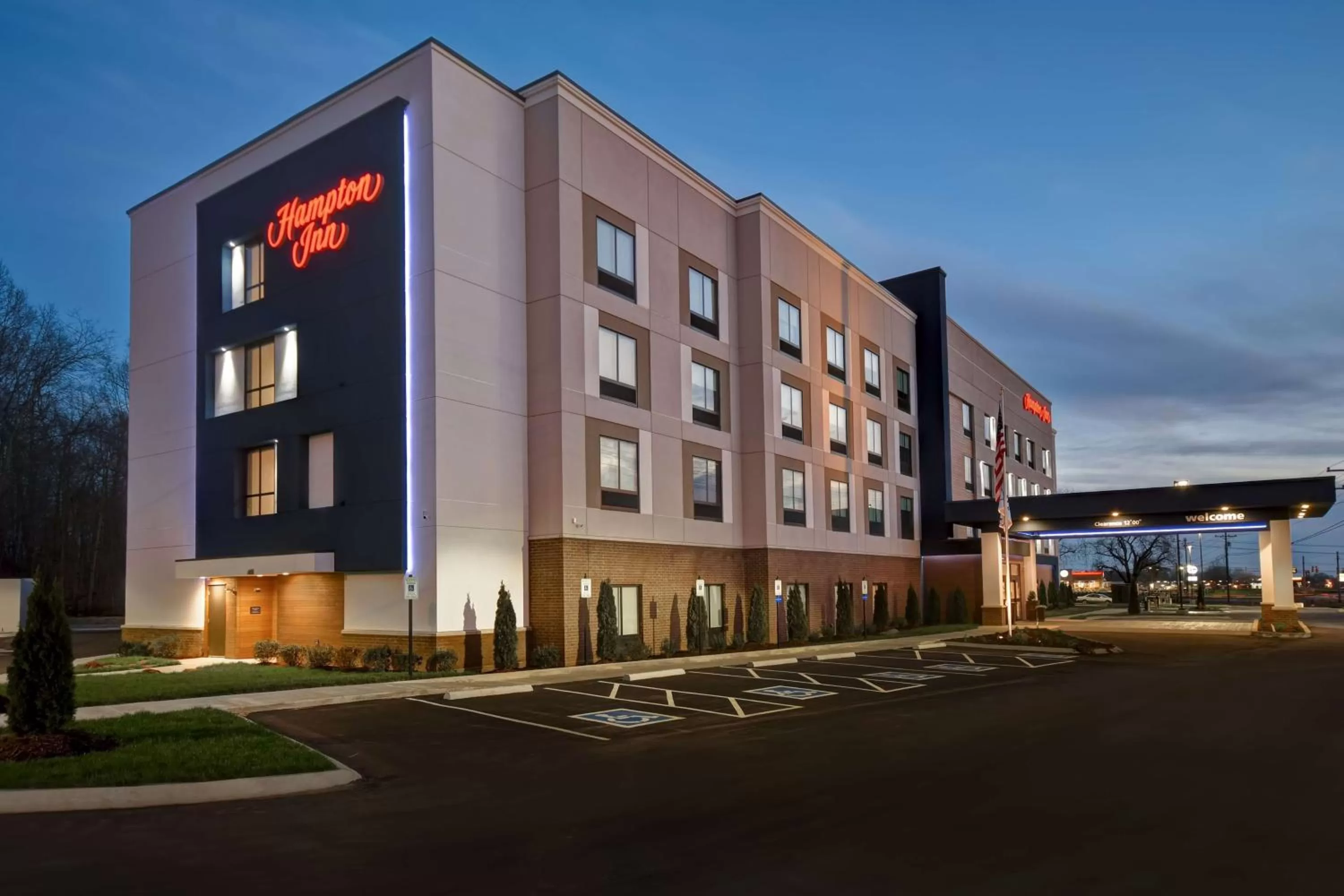 Property building in Hampton Inn Pleasant View