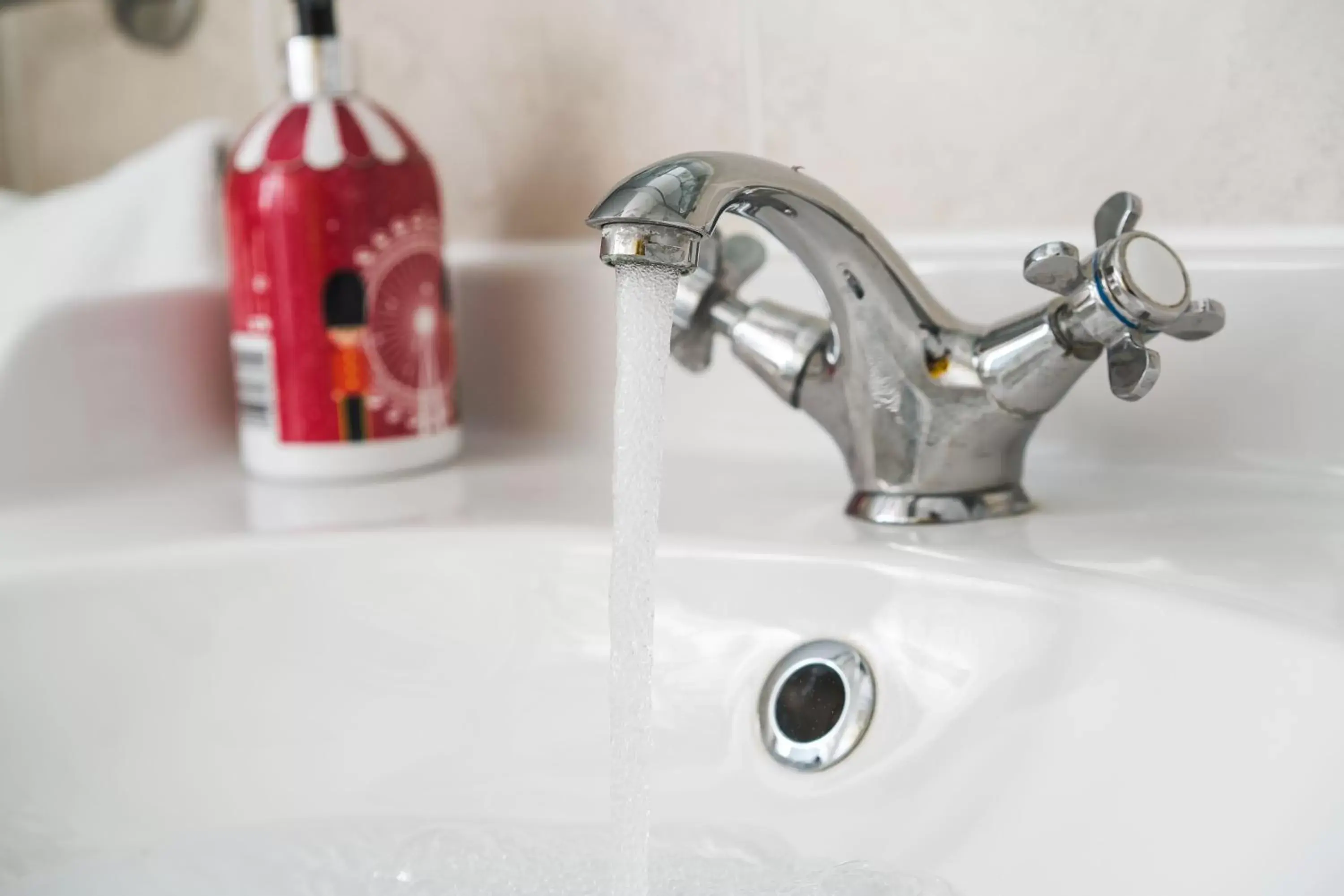 Small Double Room in The Henry Guest House Small Double Room in The Henry Guest House