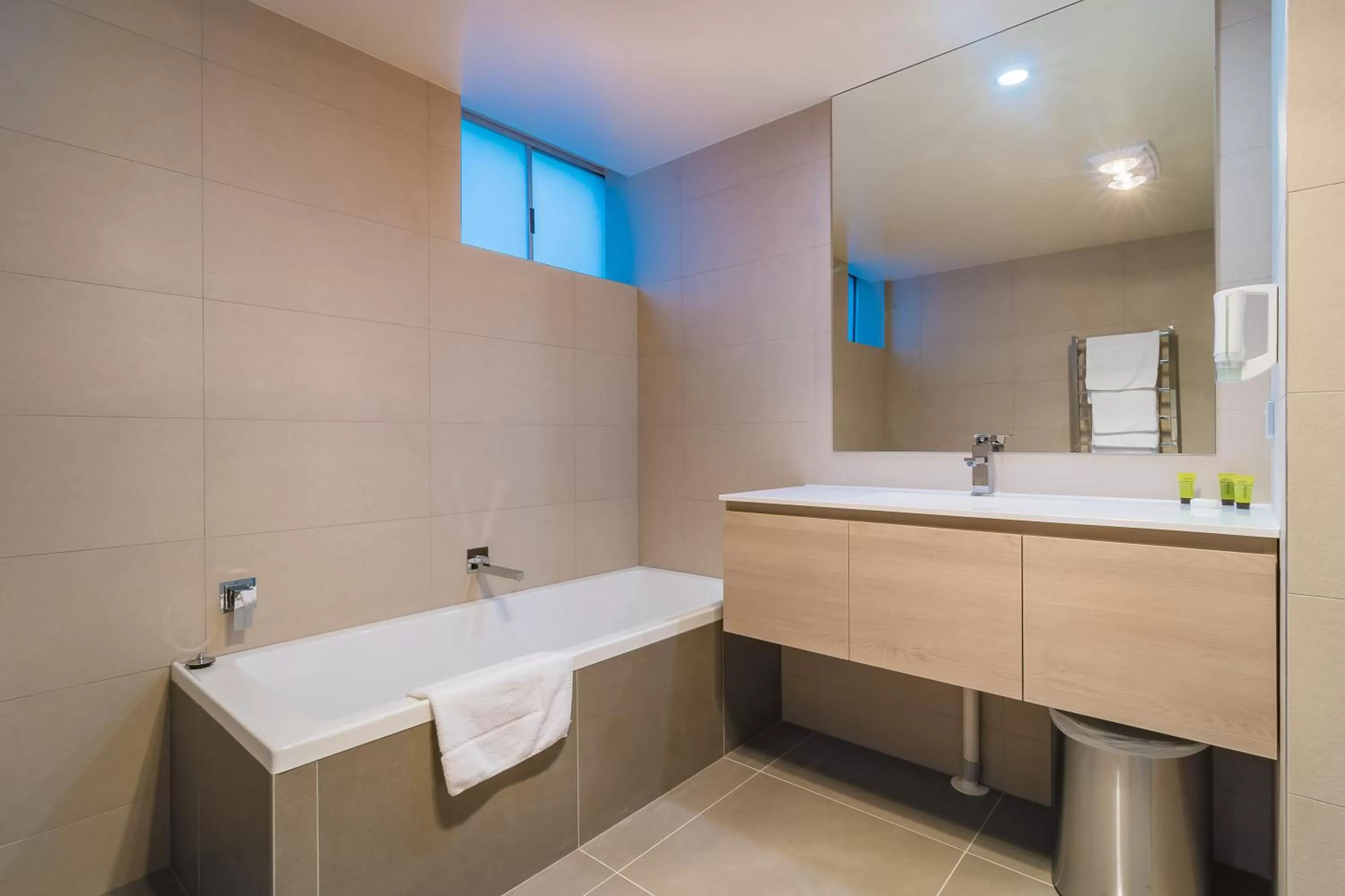 Bathroom in Argosy Motor Inn