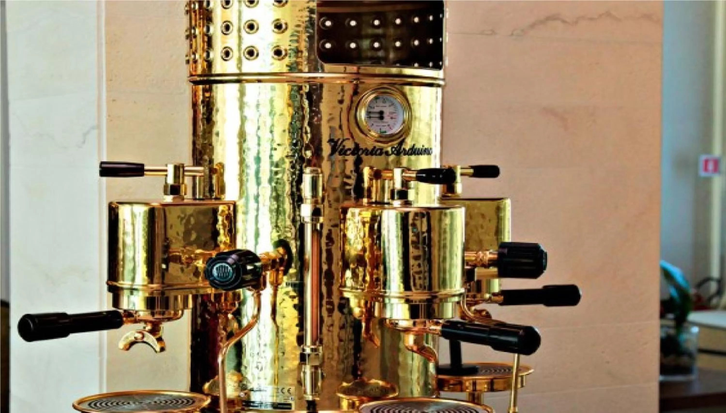 Lounge or bar in Cosmopolitan Hotel