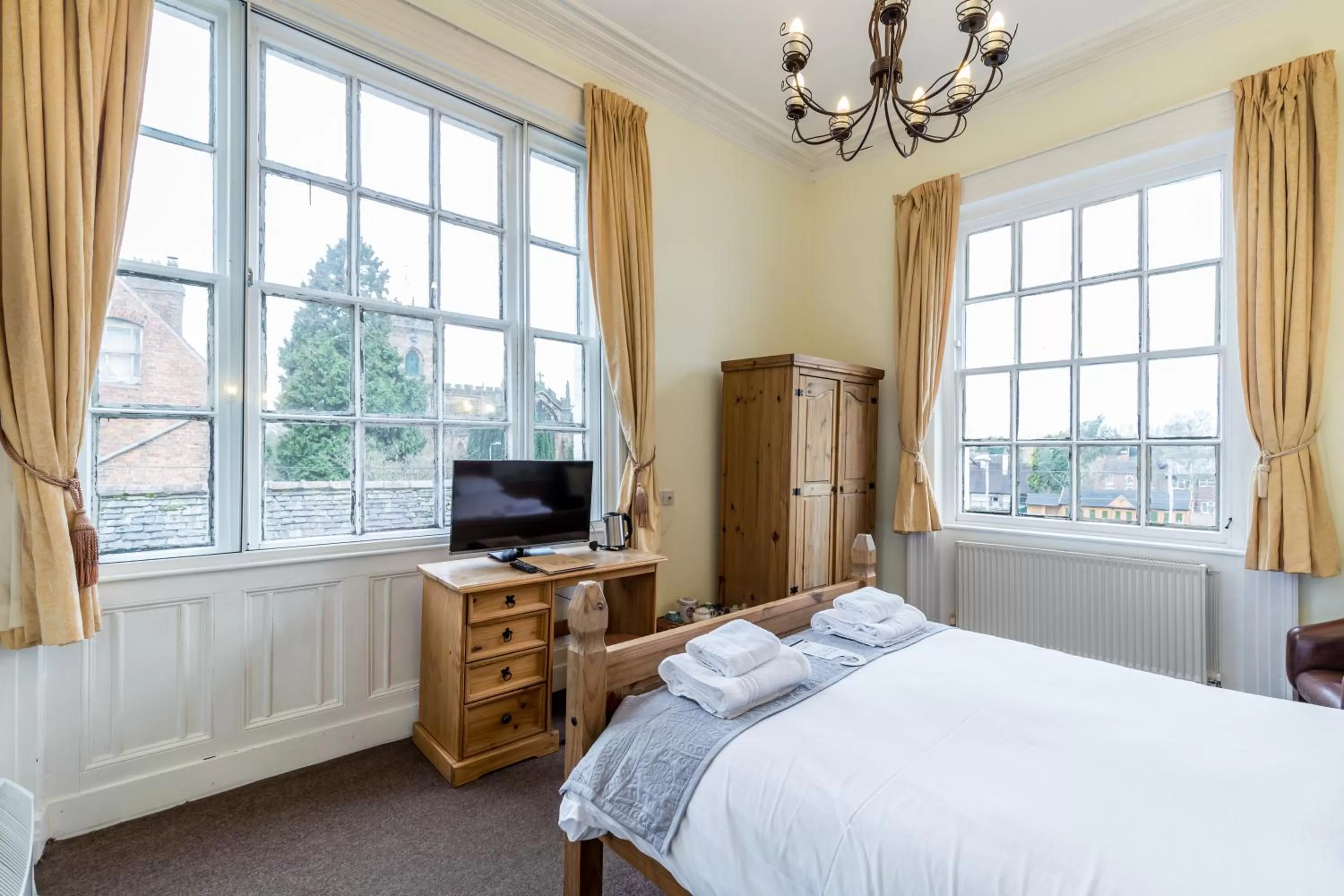 Bed in The Littleton Arms