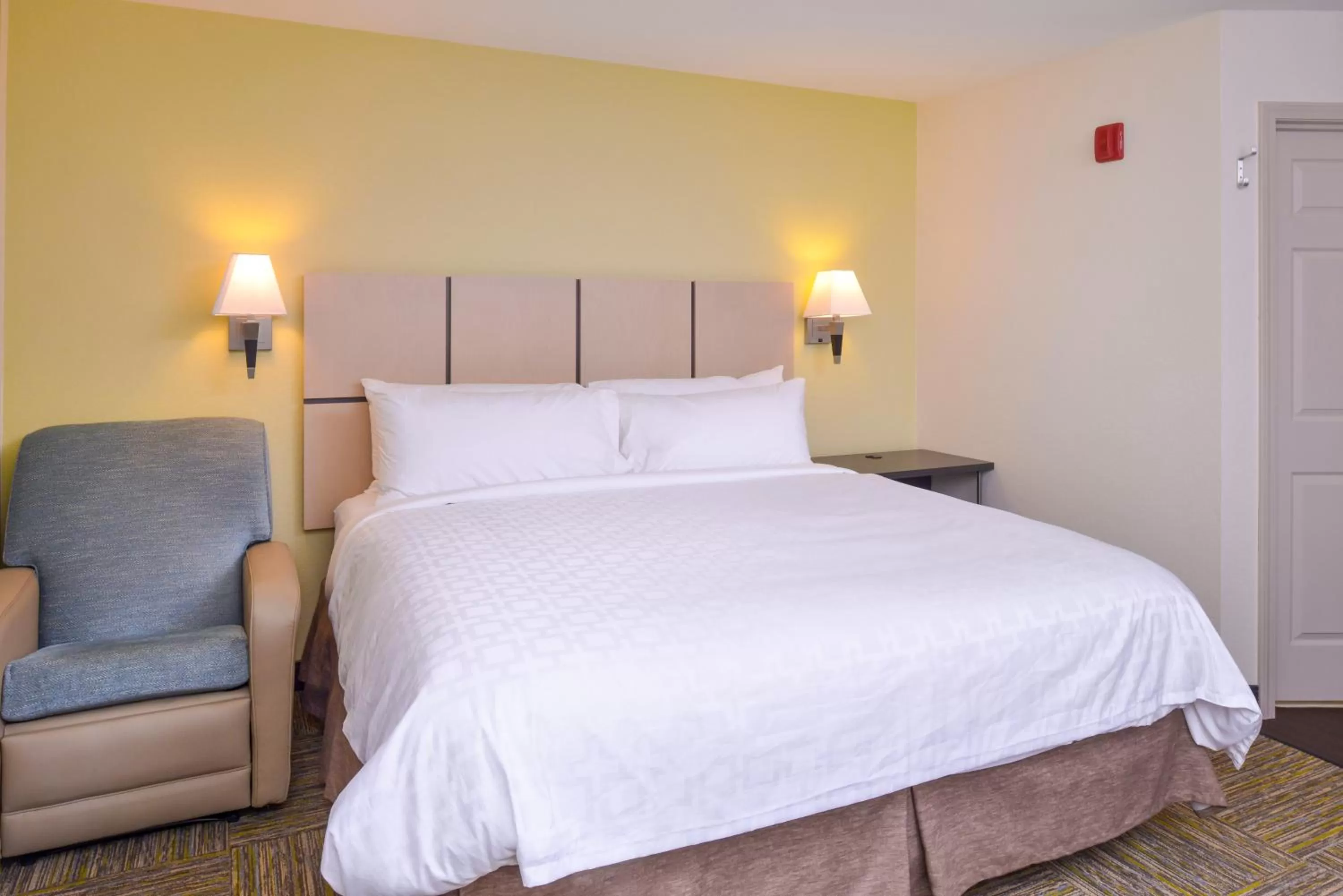 Bed in Candlewood Suites - Plano North by IHG