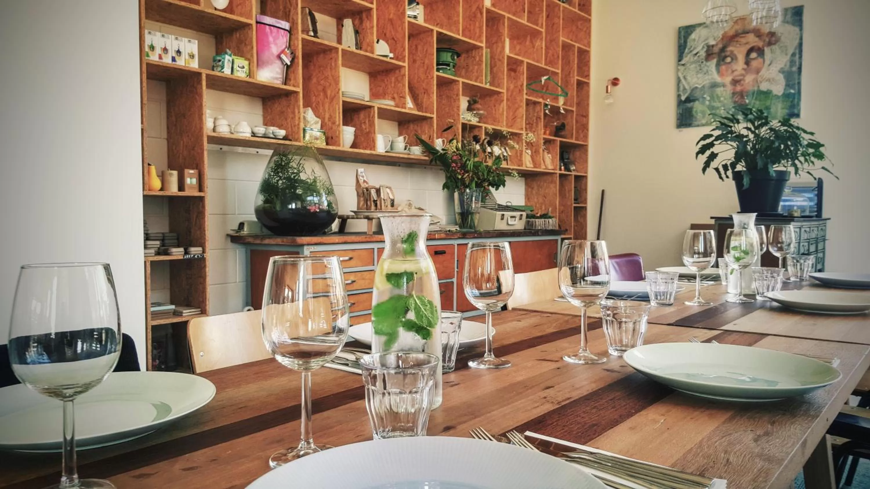 Restaurant/places to eat in Hotel Loskade 45