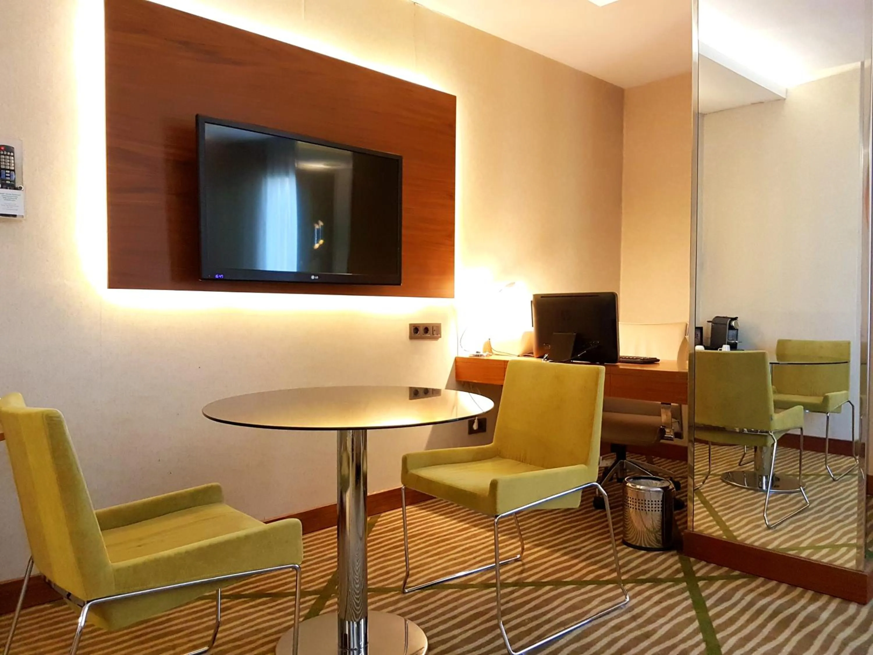 TV and multimedia in Holiday Inn Gaziantep by IHG