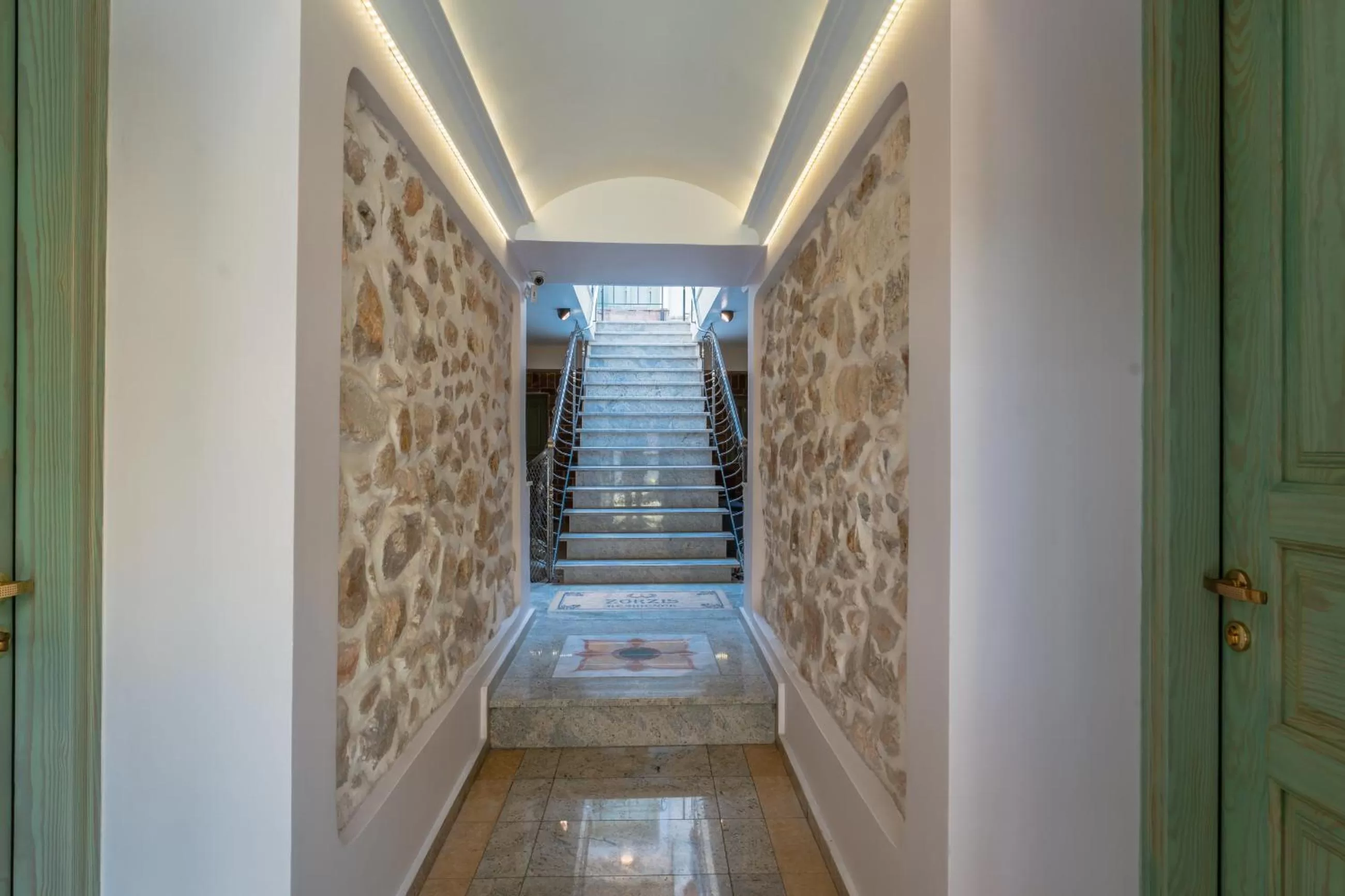 The Stone Manor , Noho boutique hotel Thissio