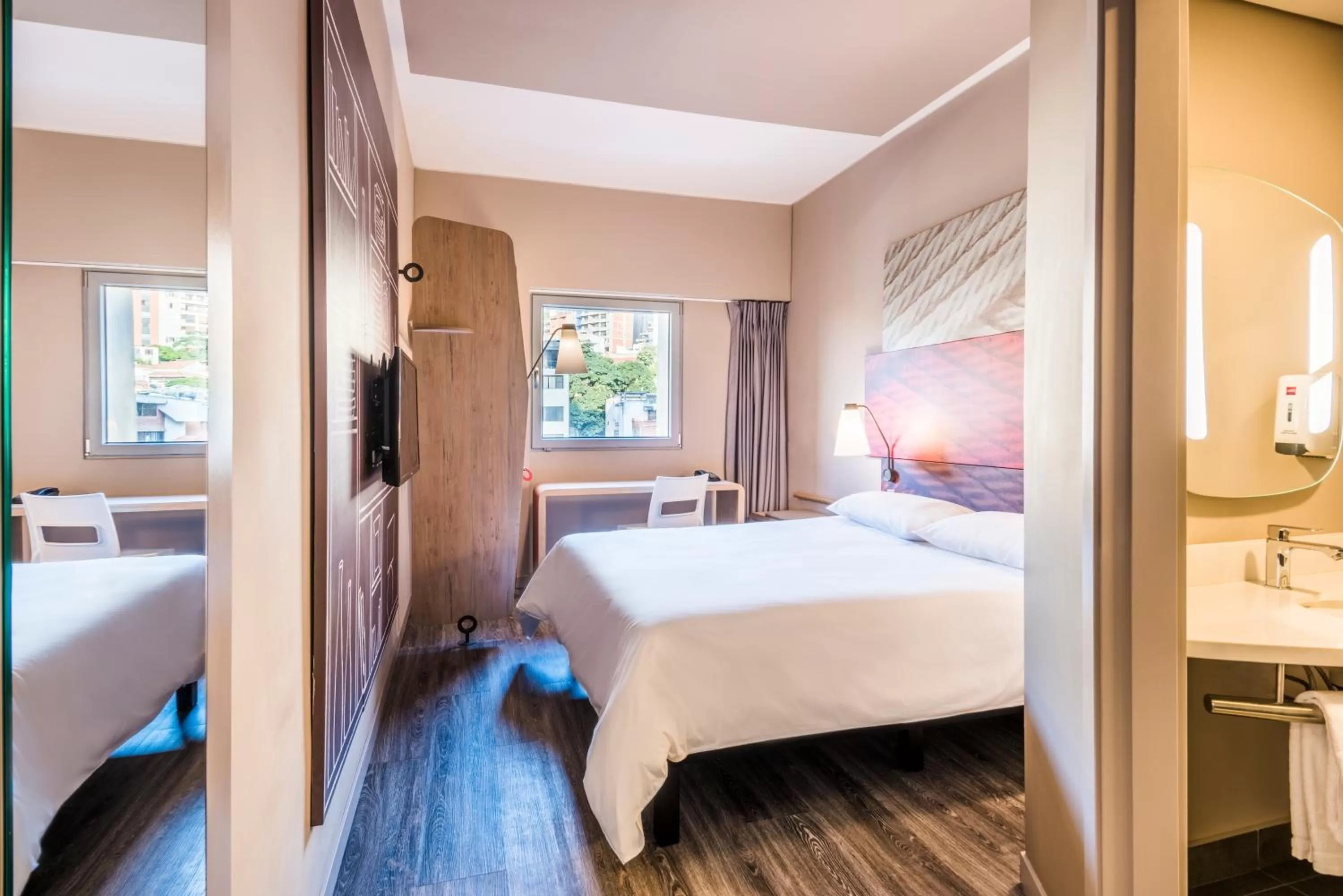 Bed in Hotel Ibis Cali Granada