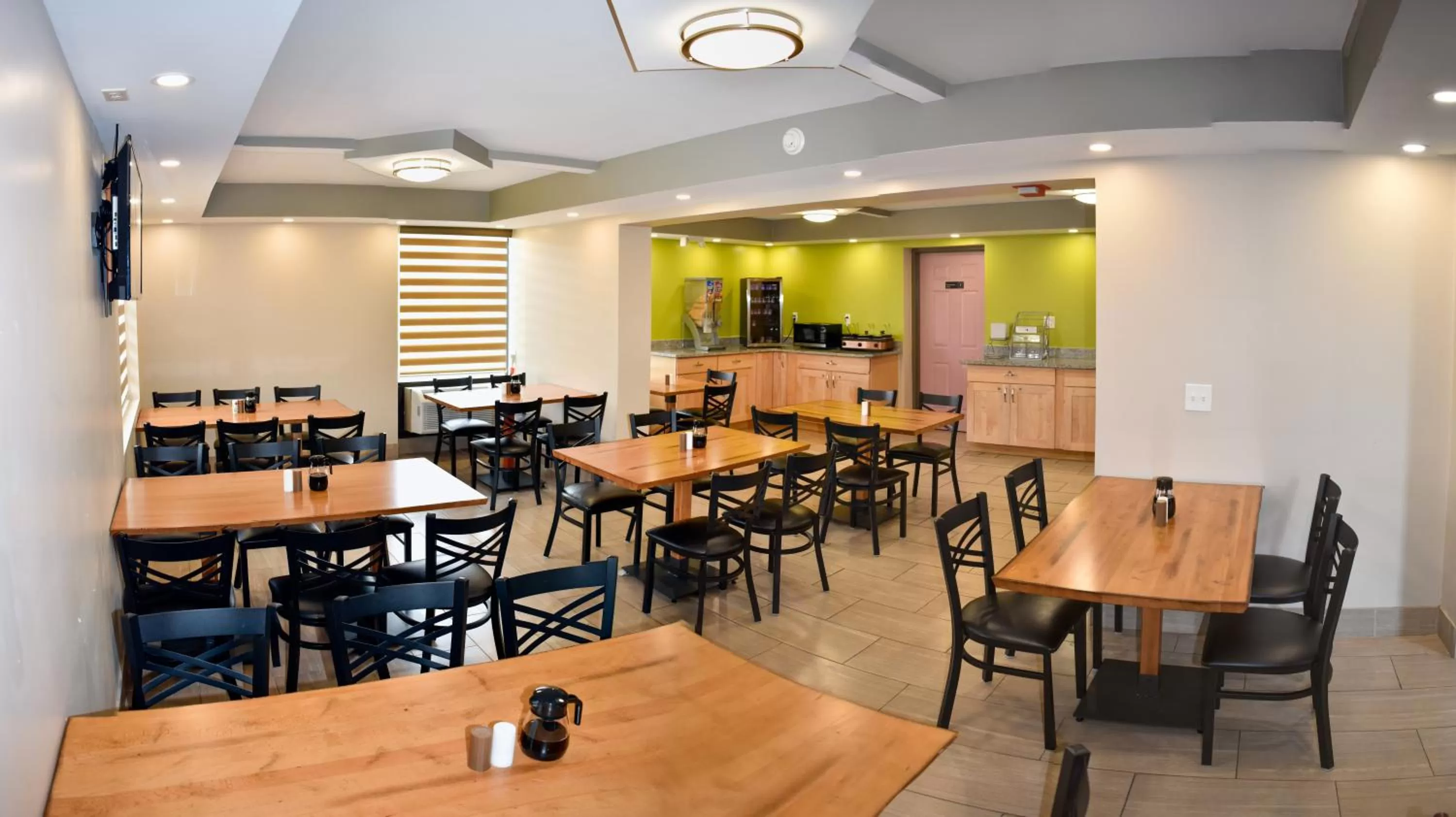 Restaurant/places to eat in Super 8 by Wyndham Branson By Andy Williams Theatre