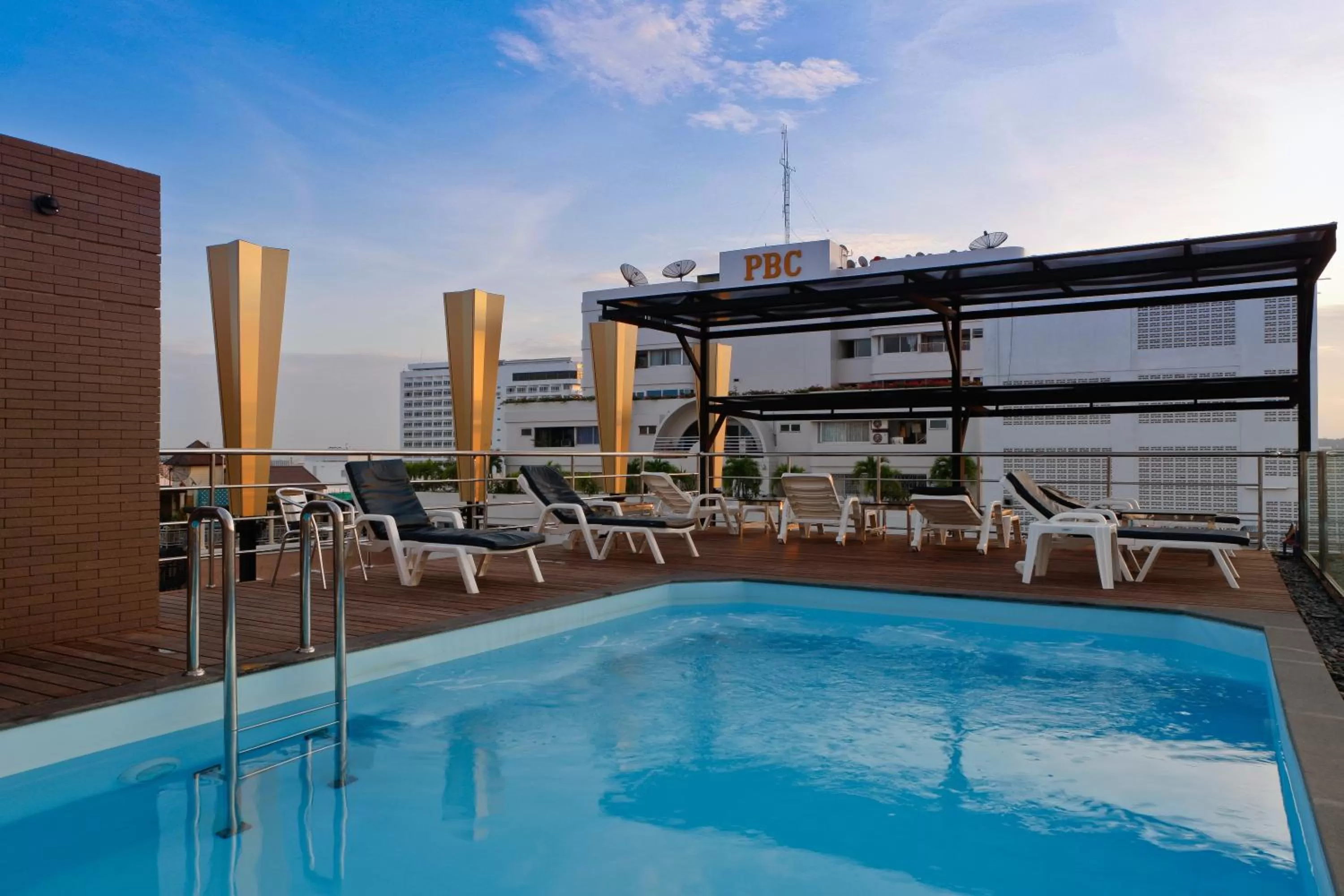 Swimming pool in Inn House- SHA Extra Plus