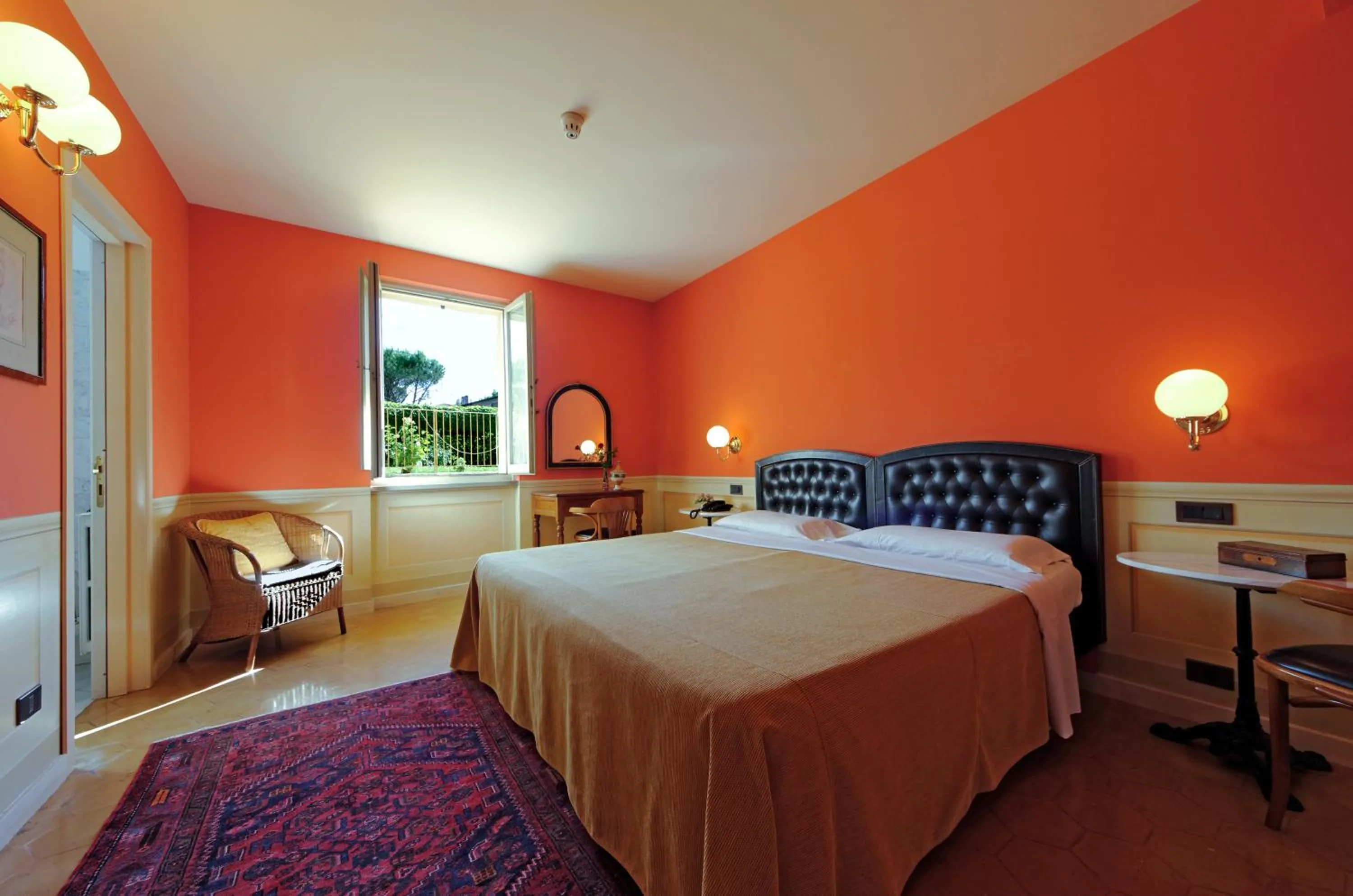 Bed in Hotel San Luca