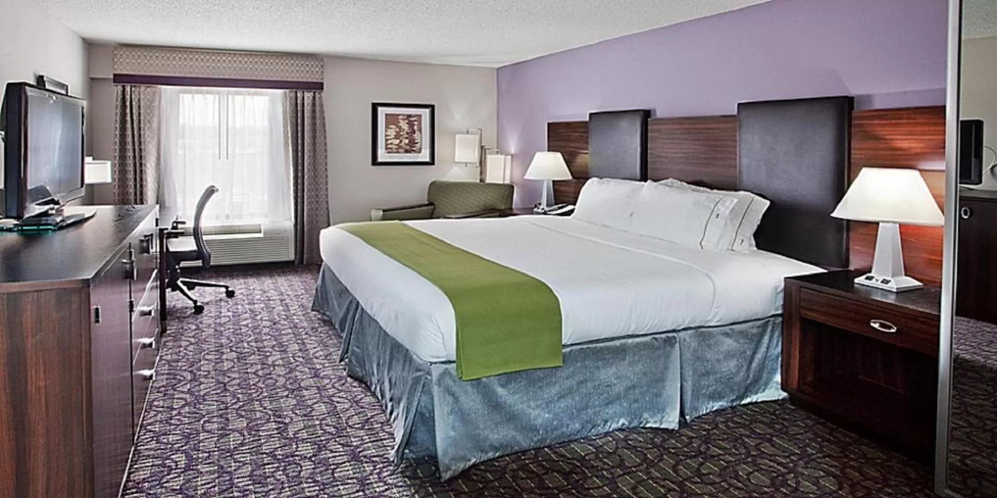 King Room with Roll In Shower - Non-Smoking in Holiday Inn Express Atlanta West - Theme Park Area, an IHG Hotel