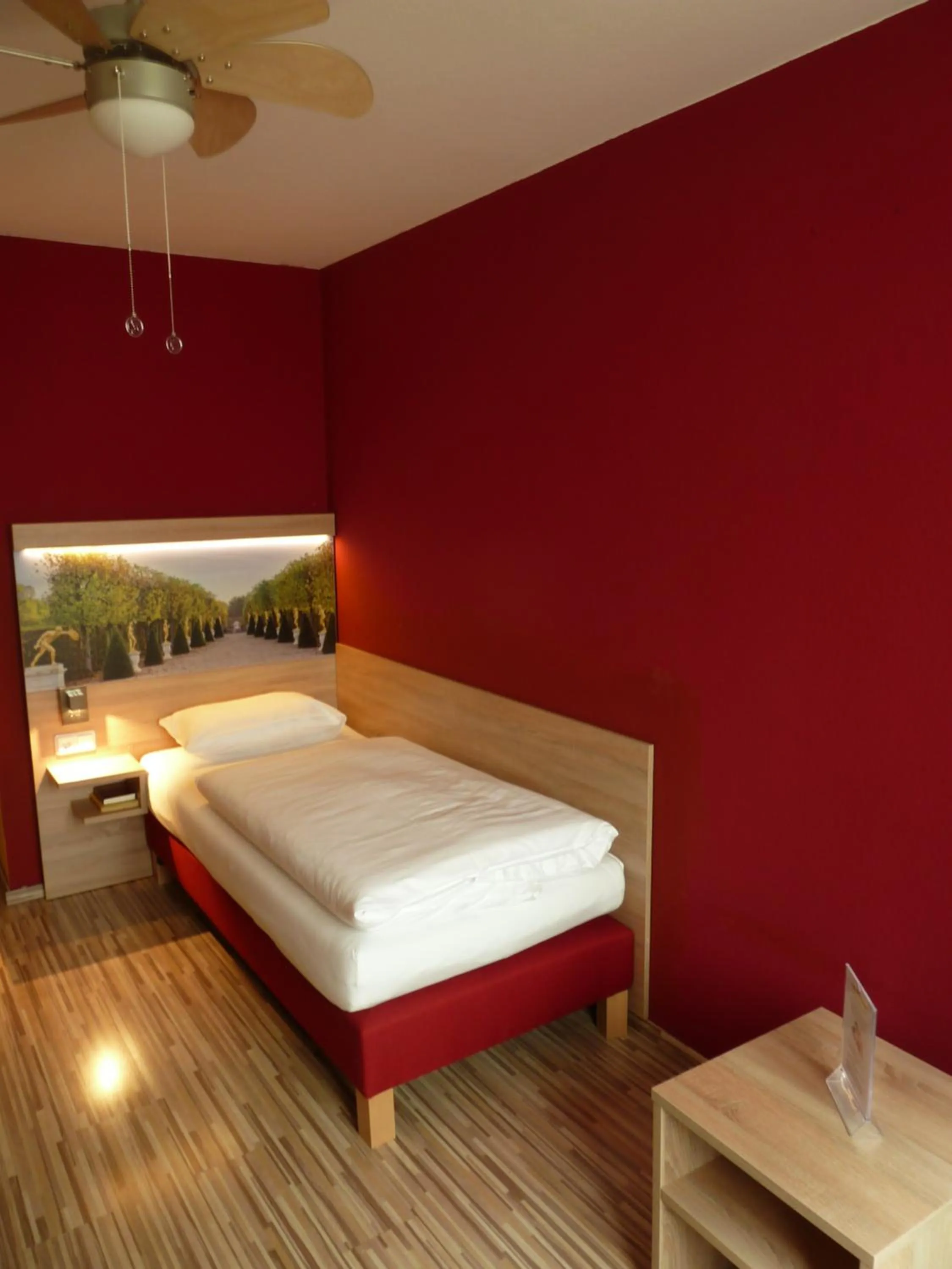 Photo of the whole room, Bed in City Hotel Hannover