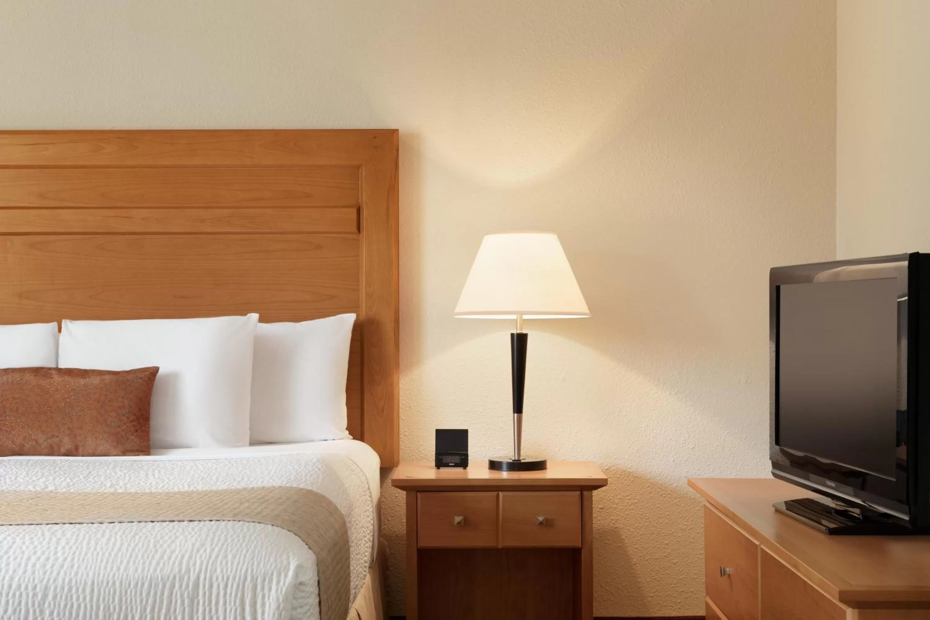 Bed in Days Inn by Wyndham Edmonton Downtown