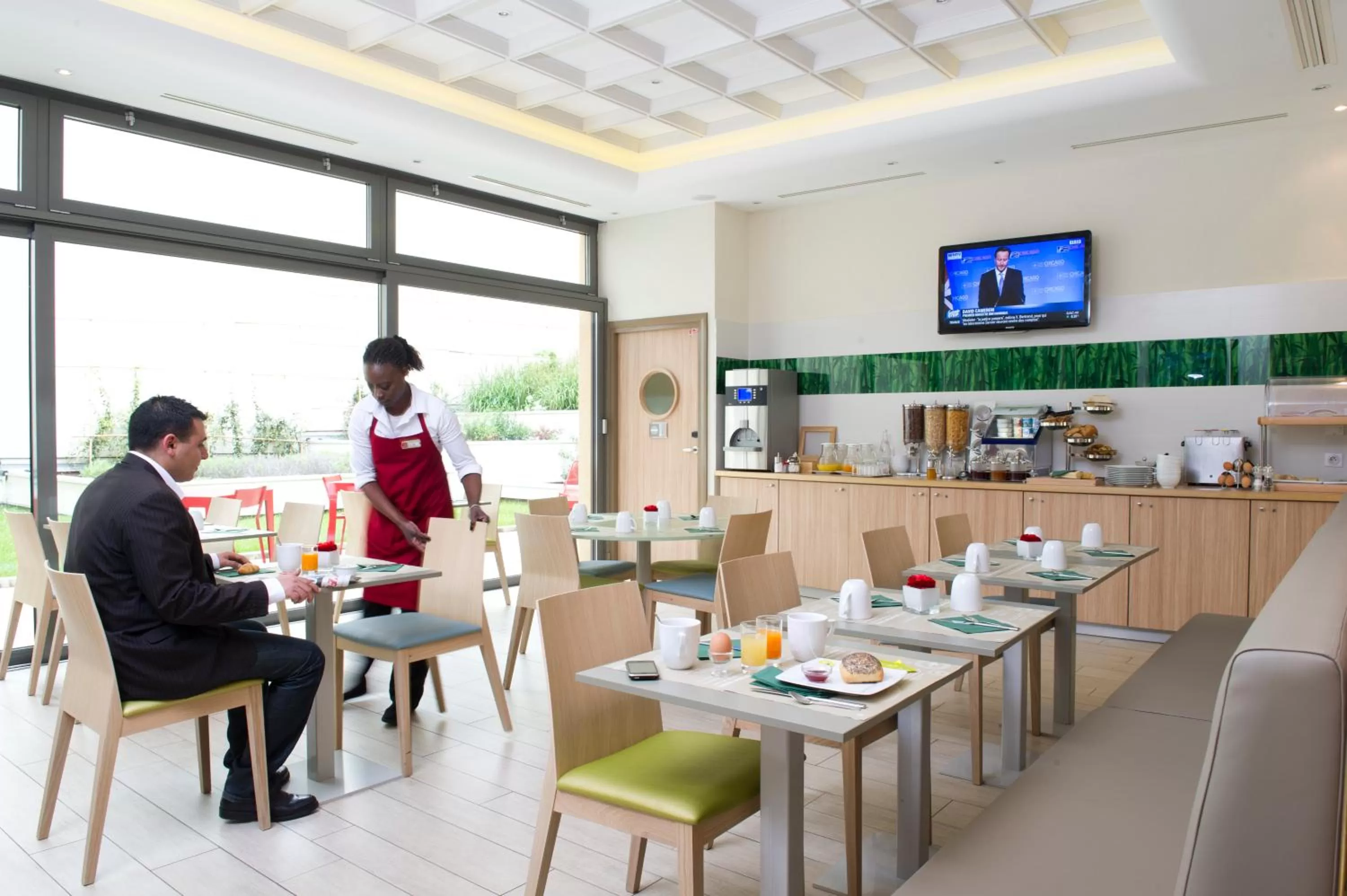 Restaurant/places to eat in Aparthotel Adagio Paris Vincennes