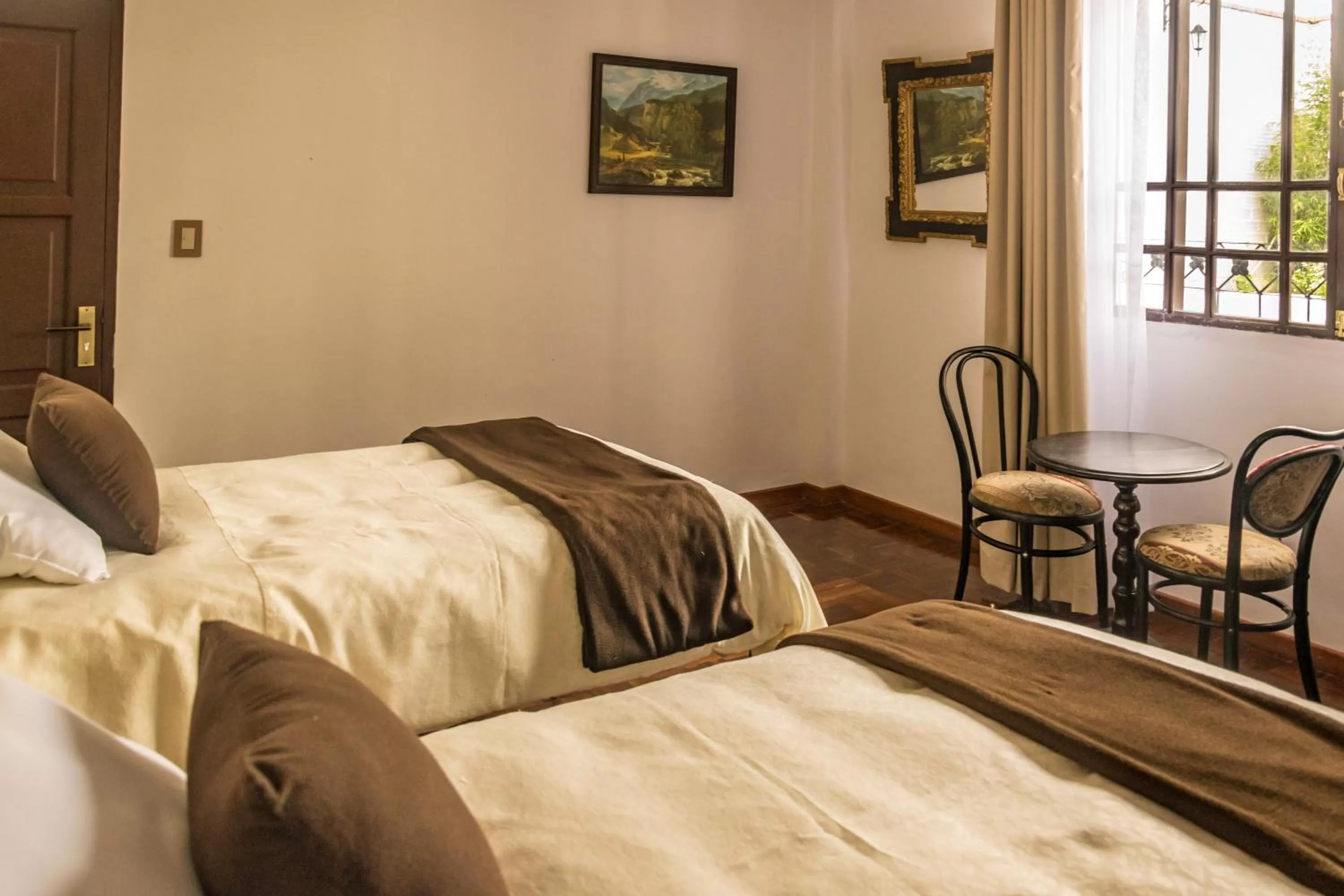 Photo of the whole room, Bed in El Jardin De Su Merced B&B