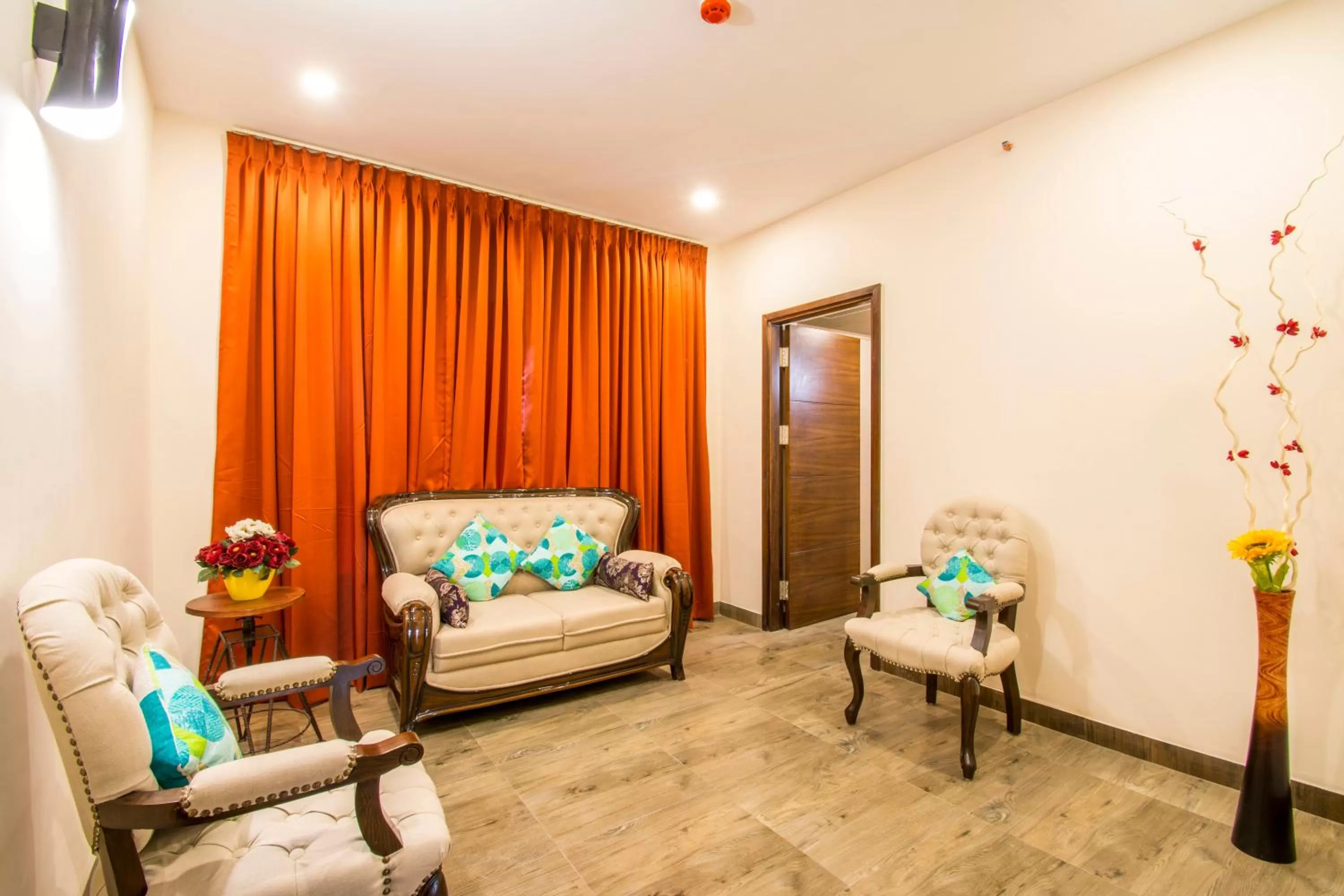 Living room in Mantris Hotel