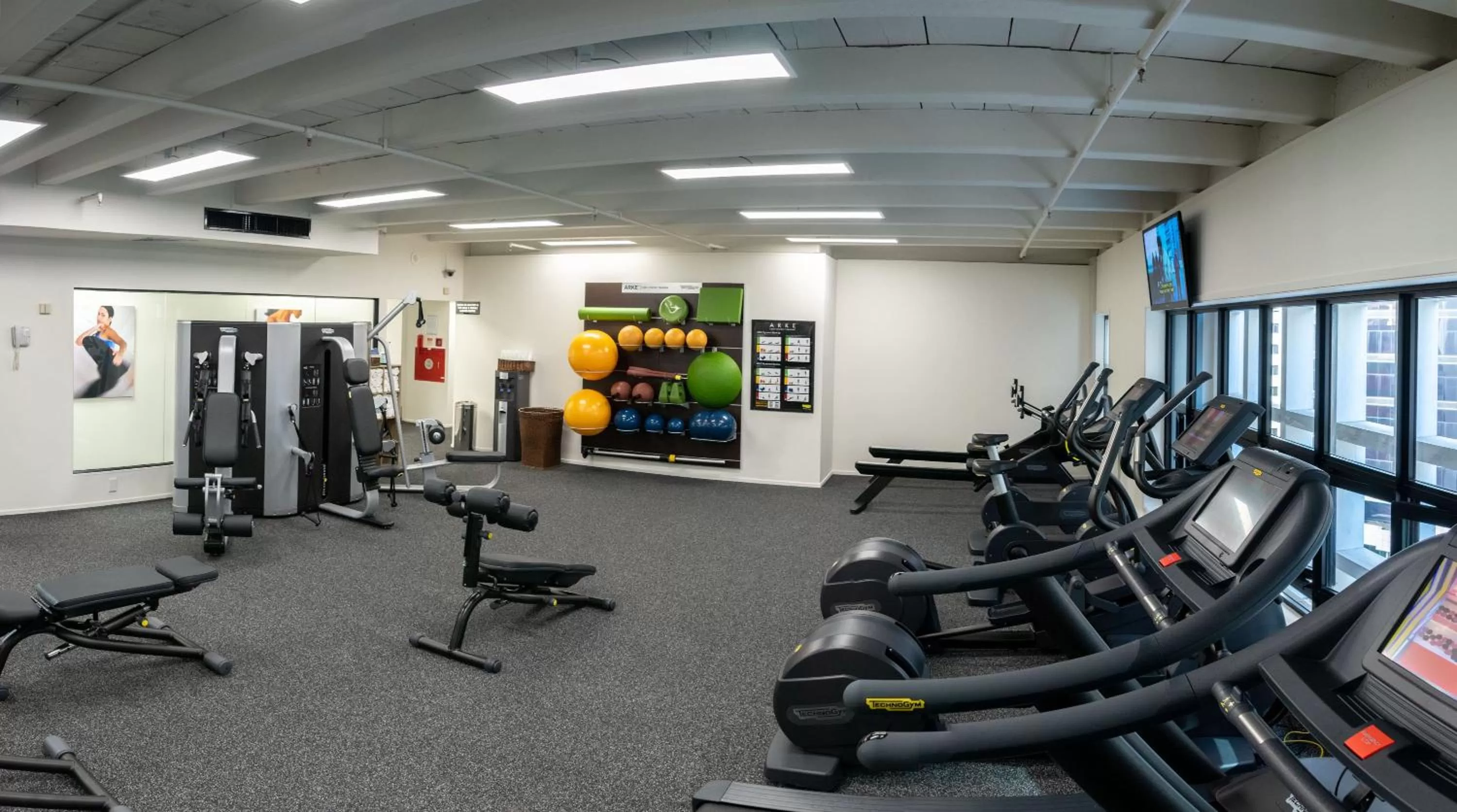 Fitness centre/facilities in Crowne Plaza Auckland by IHG