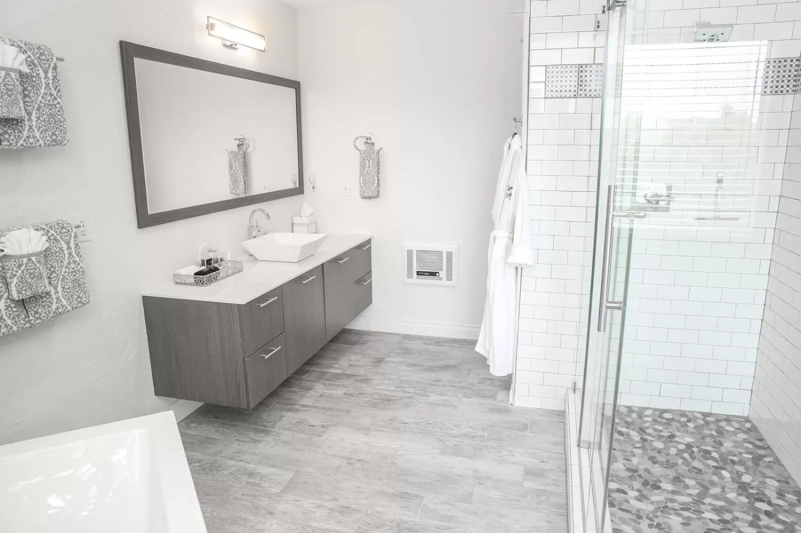 Shower in The Eden House Vineyard