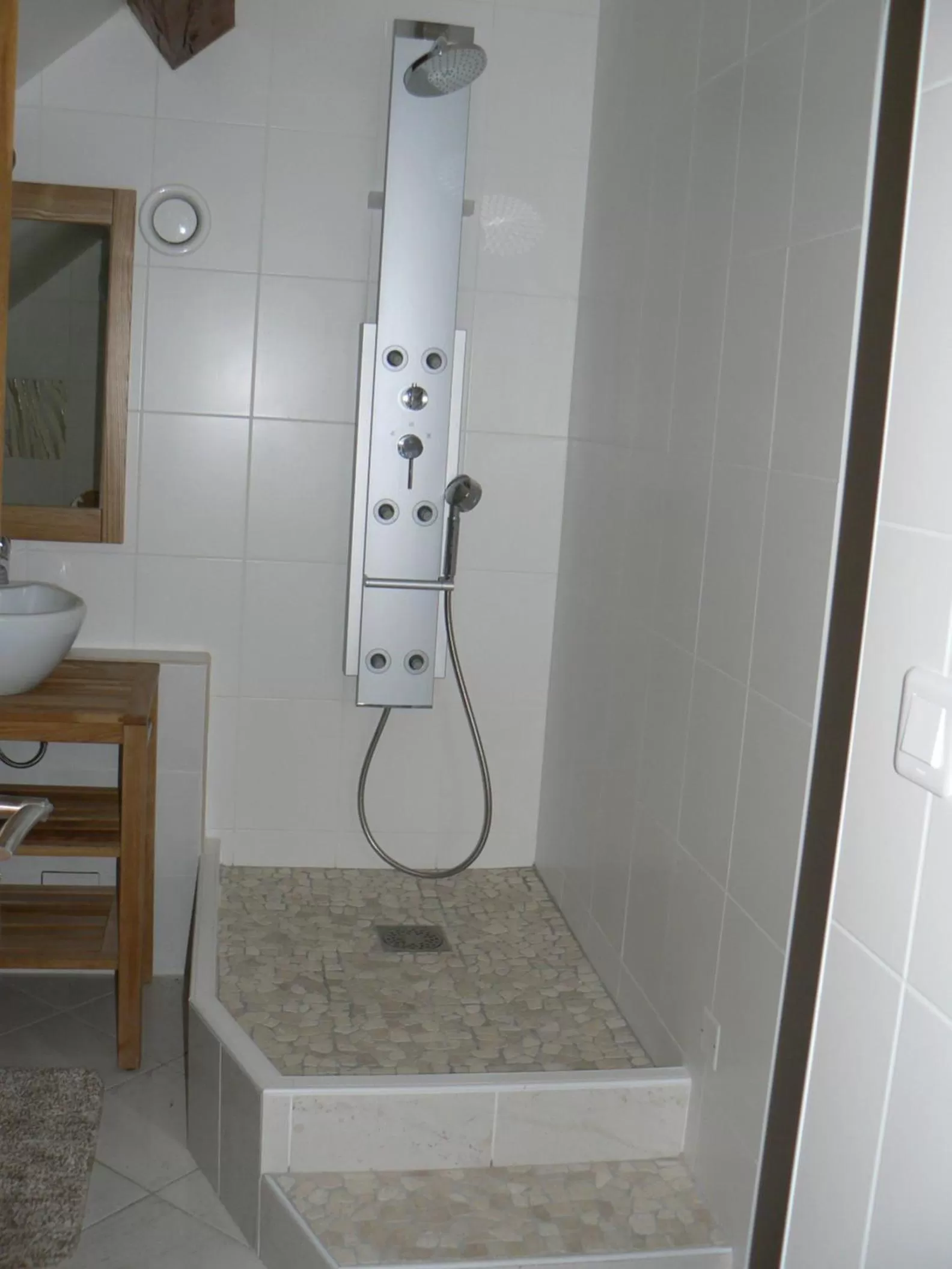 Shower in Le Manoir des Chapelles