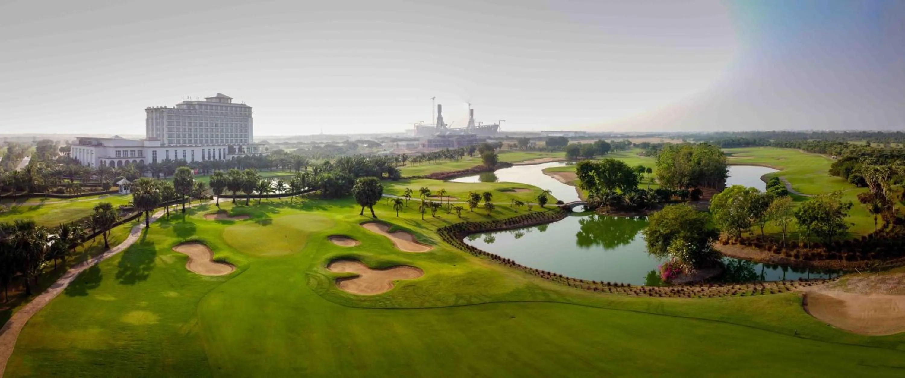 Golfcourse, Bird's-eye View in Garden City Hotel