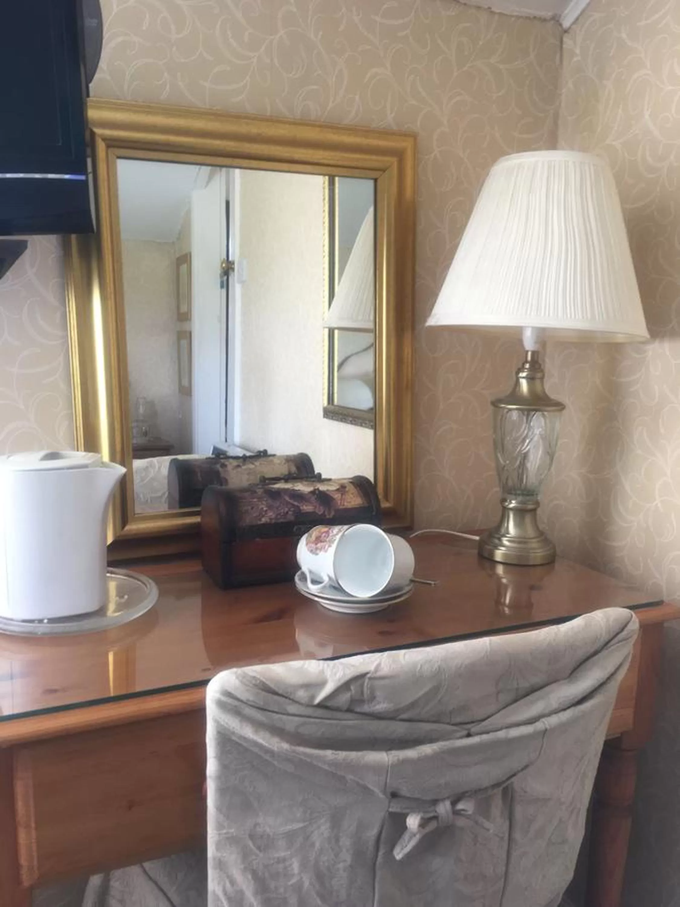 Photo of the whole room in West Wold Farm House B&B