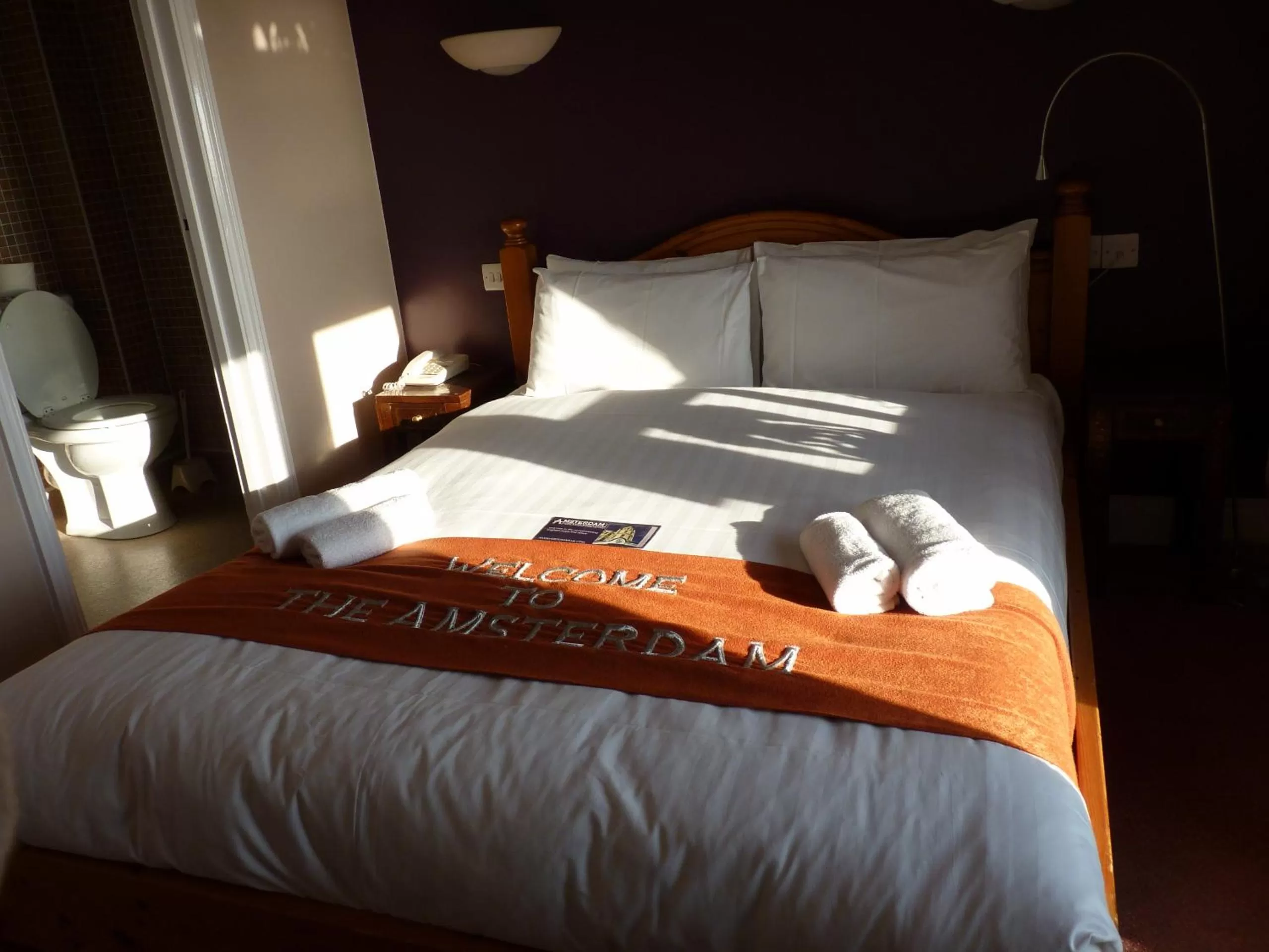 Bed in Amsterdam Hotel Brighton Seafront