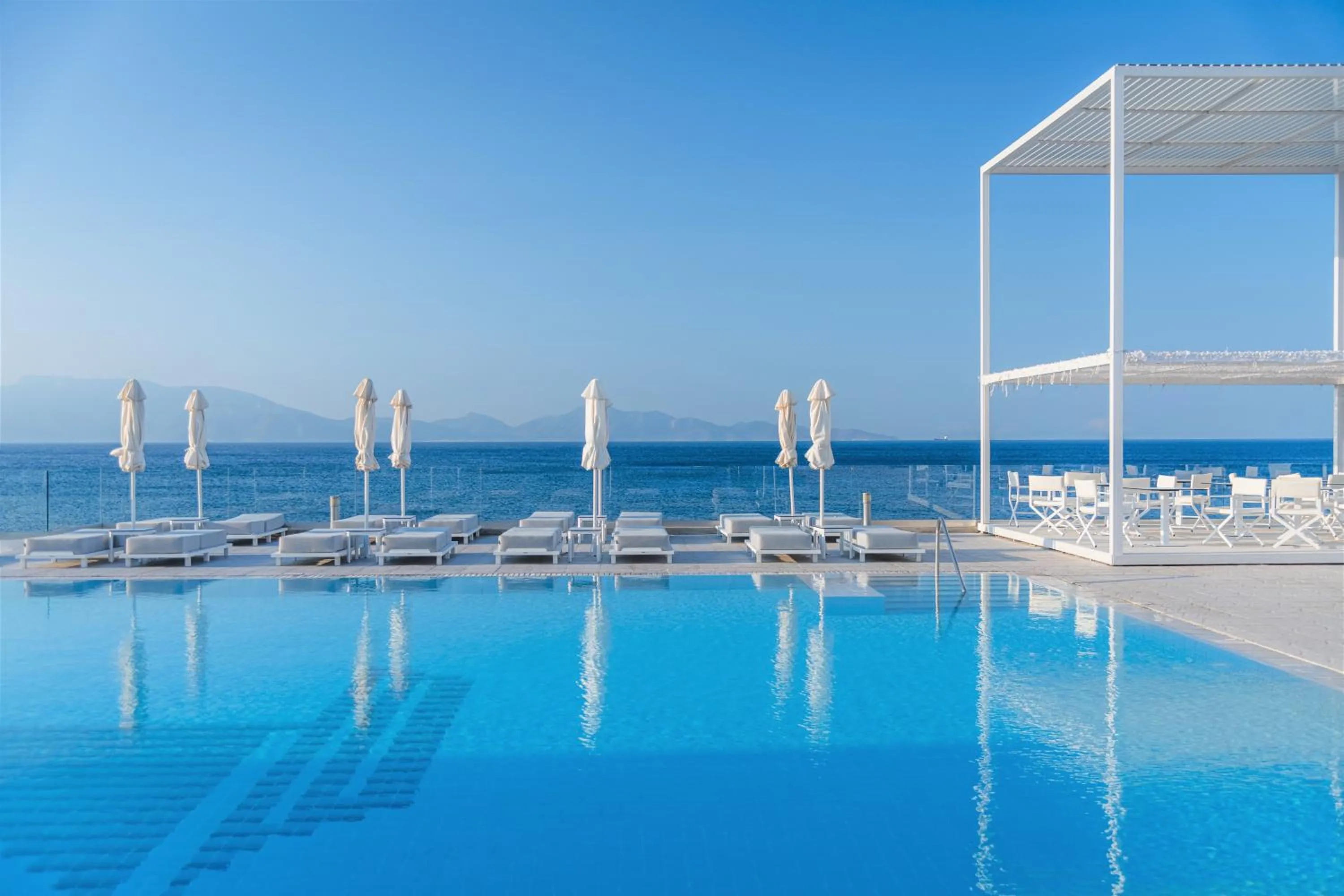 Swimming pool in Dimitra Beach Hotel & Suites