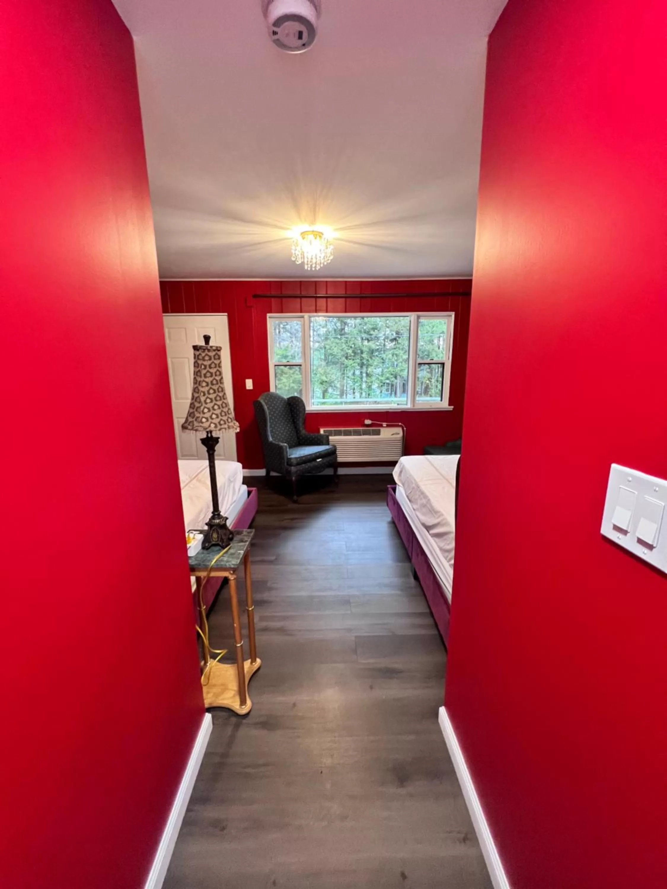 Bedroom, Bed in Great Gatsby Motel Inn