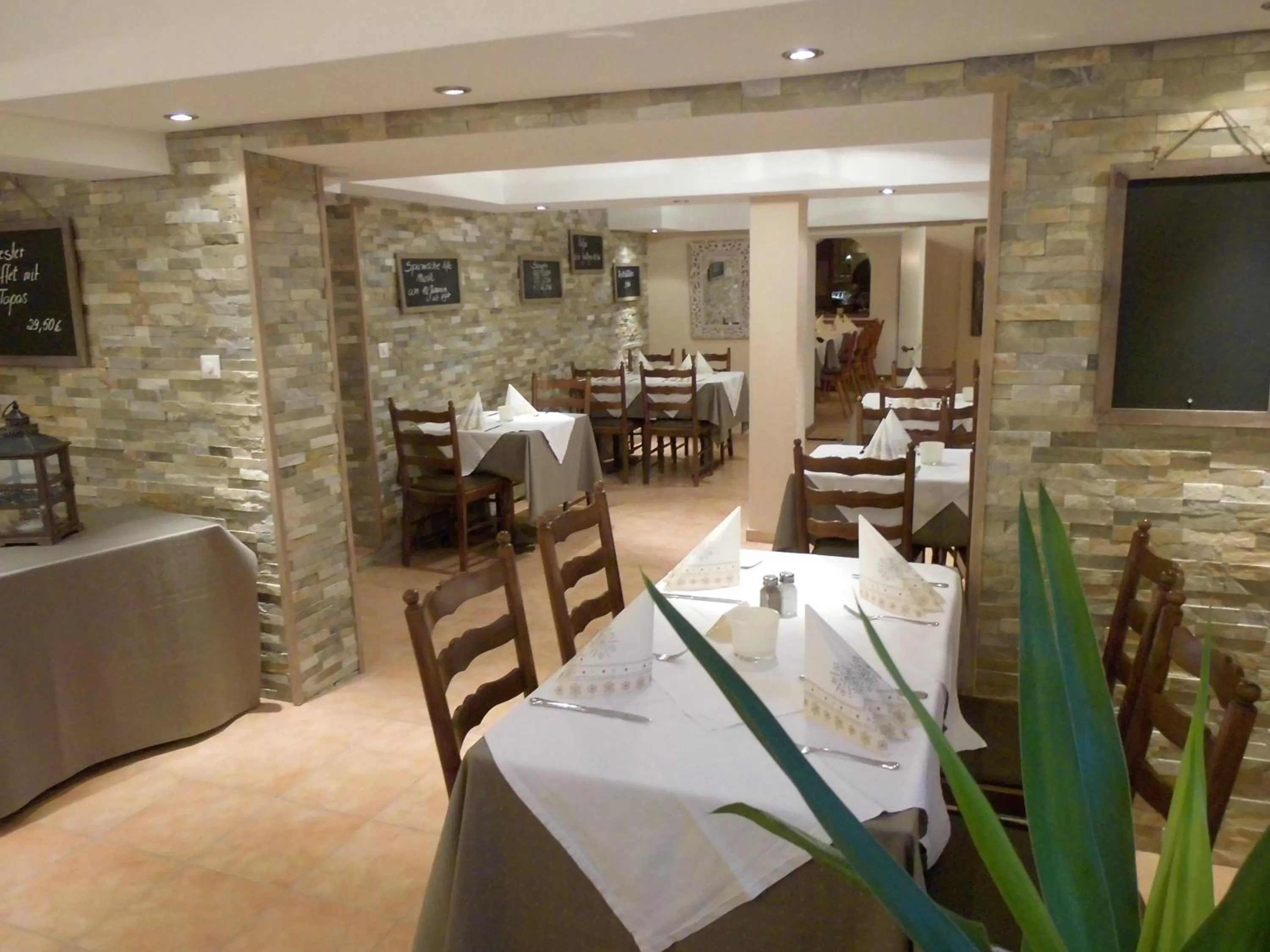 Restaurant/places to eat in Hotel-Restaurant Schwyzerhüsli