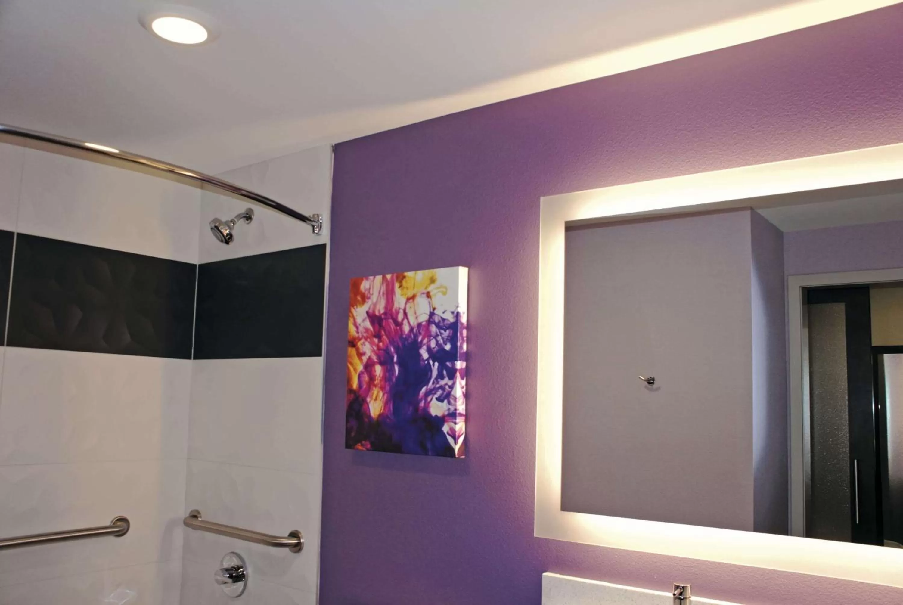 Bathroom in La Quinta by Wyndham Madera