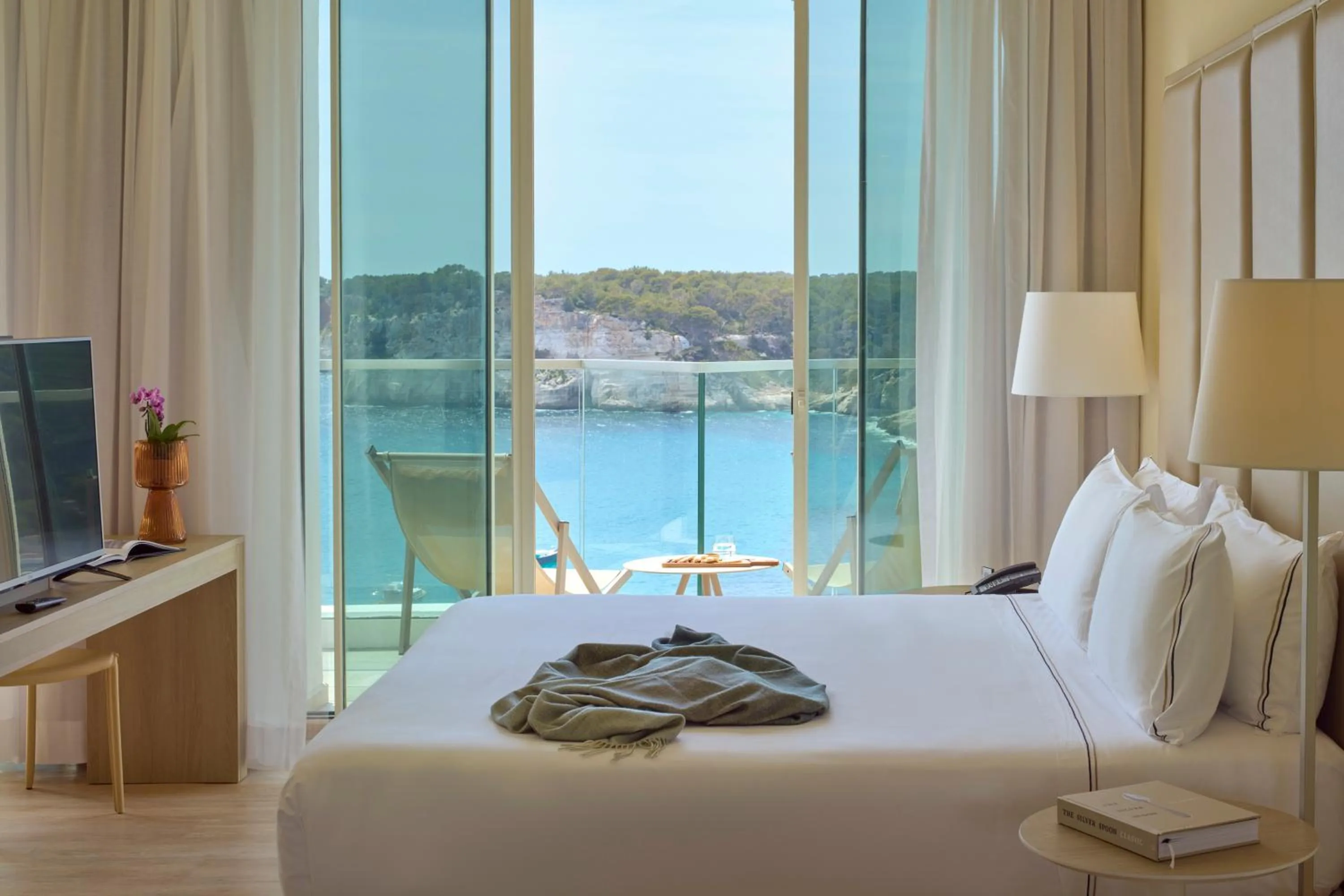Bed in Meliá Cala Galdana