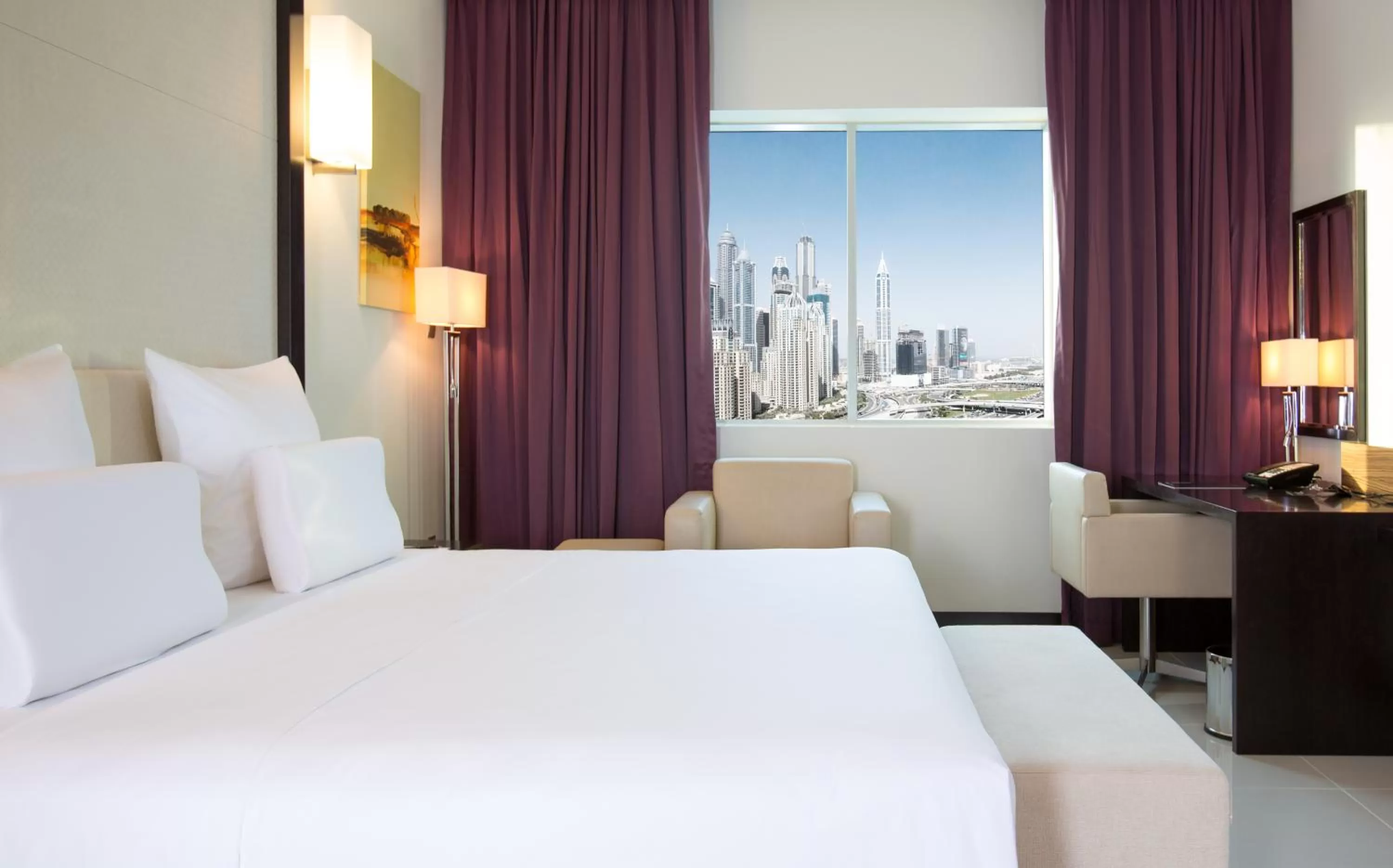 City view, Bed in Pullman Dubai Jumeirah Lakes Towers