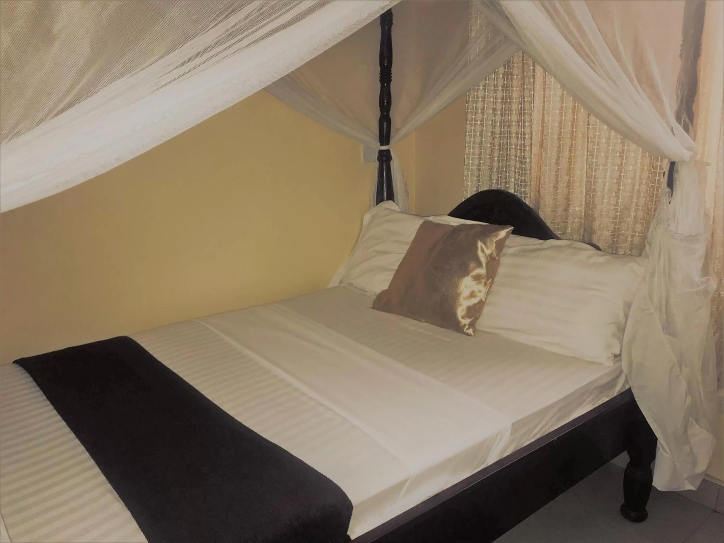 Bedroom, Bed in Transit Airport B&B