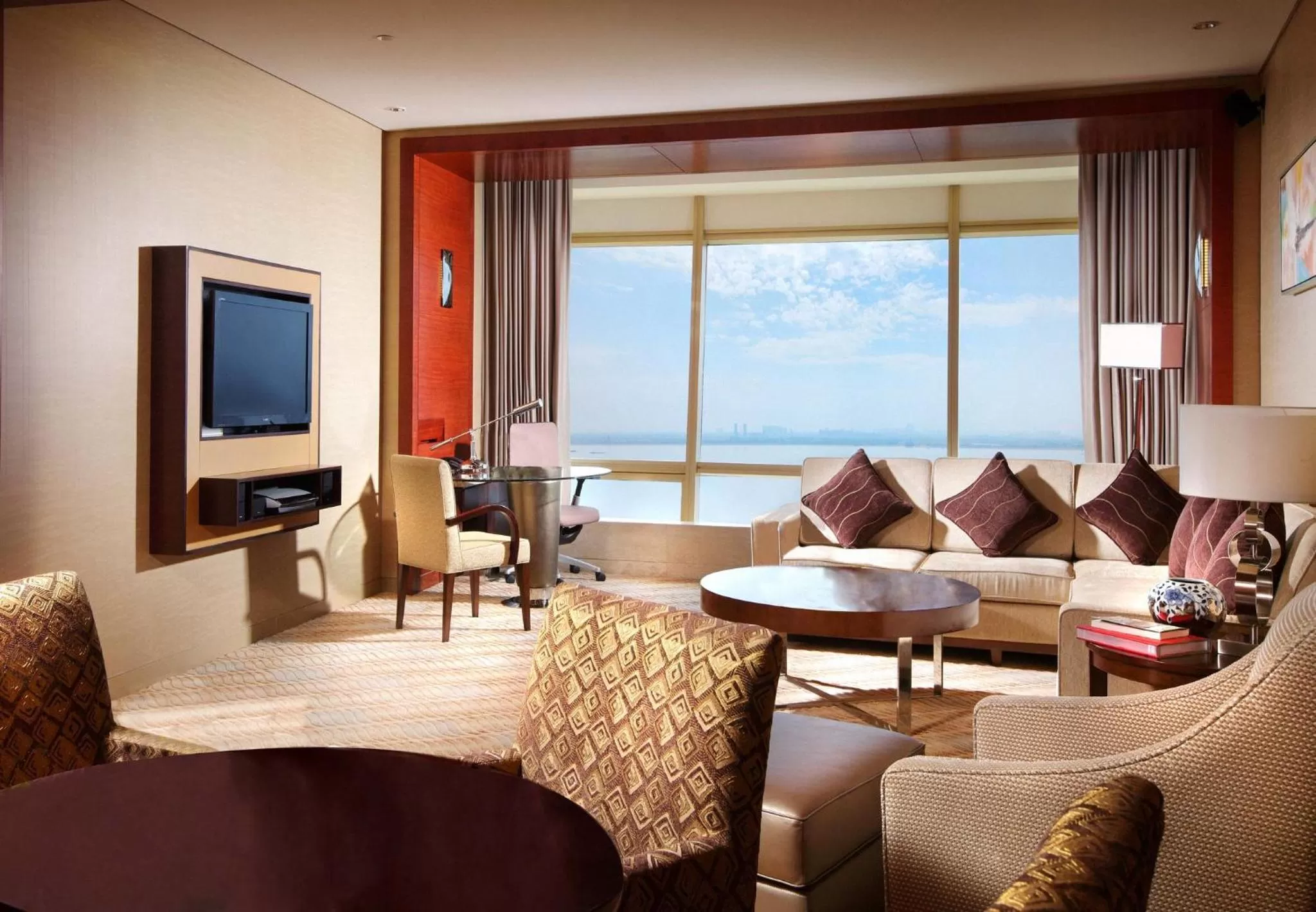 Photo of the whole room in InterContinental Hangzhou ICC by IHG