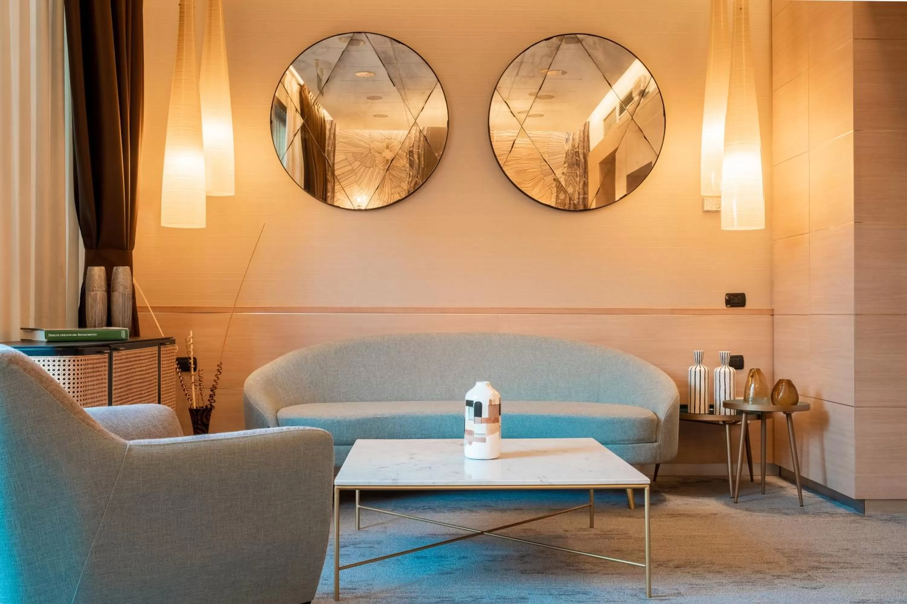 Lounge or bar in Savhotel Aemilia Bologna