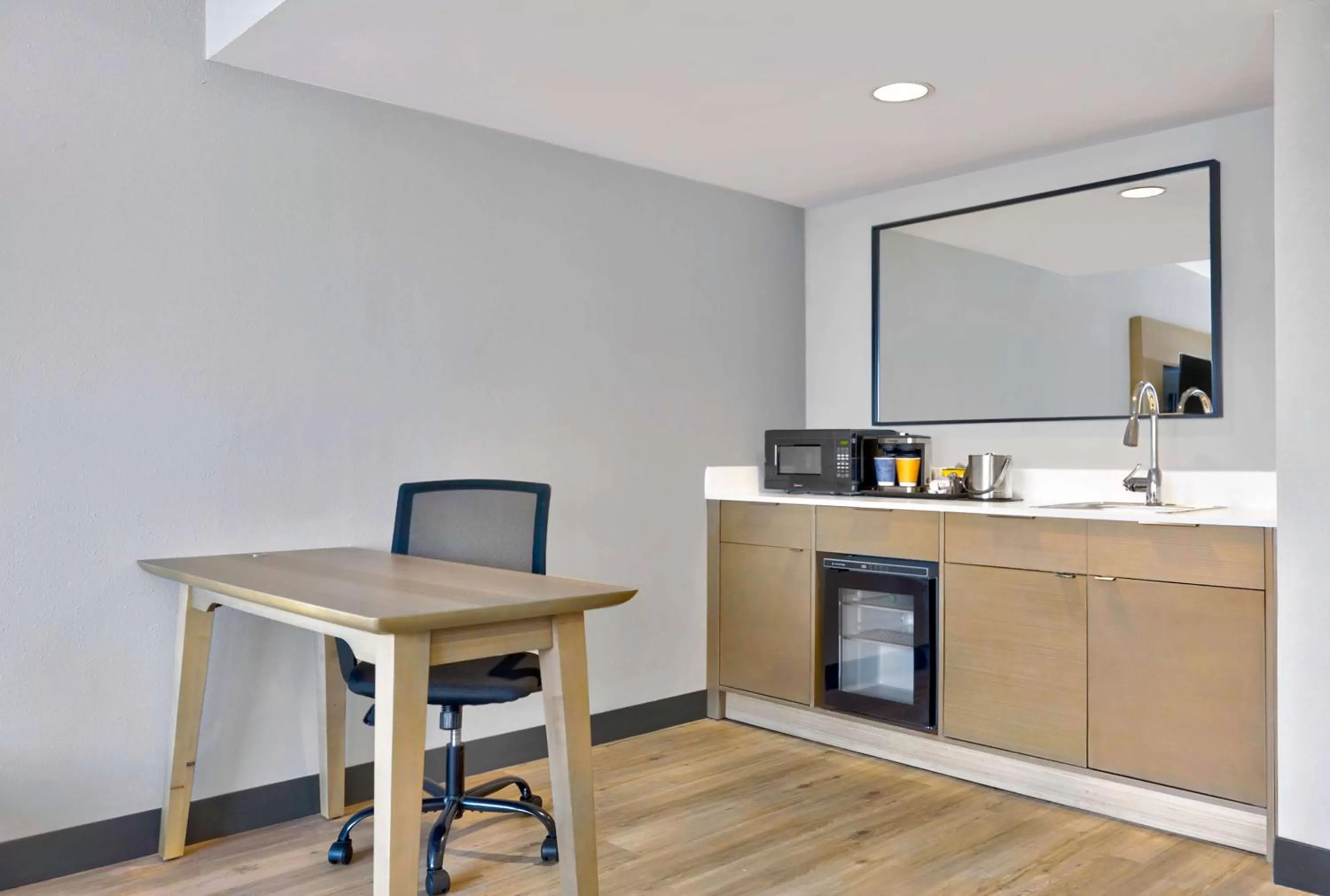 Bedroom in DoubleTree by Hilton Davenport