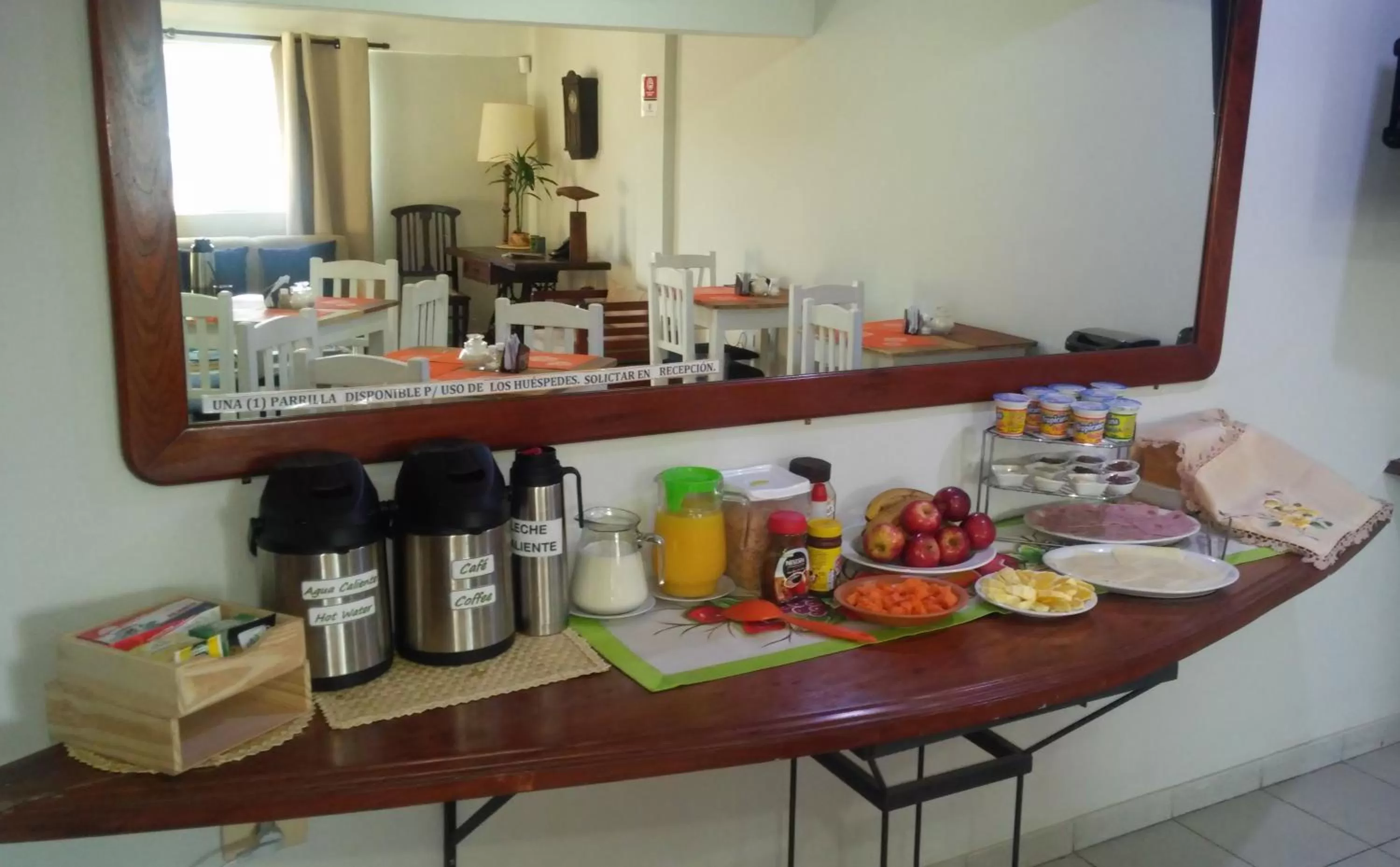 Food and drinks in Madame Lynch Hotel Boutique