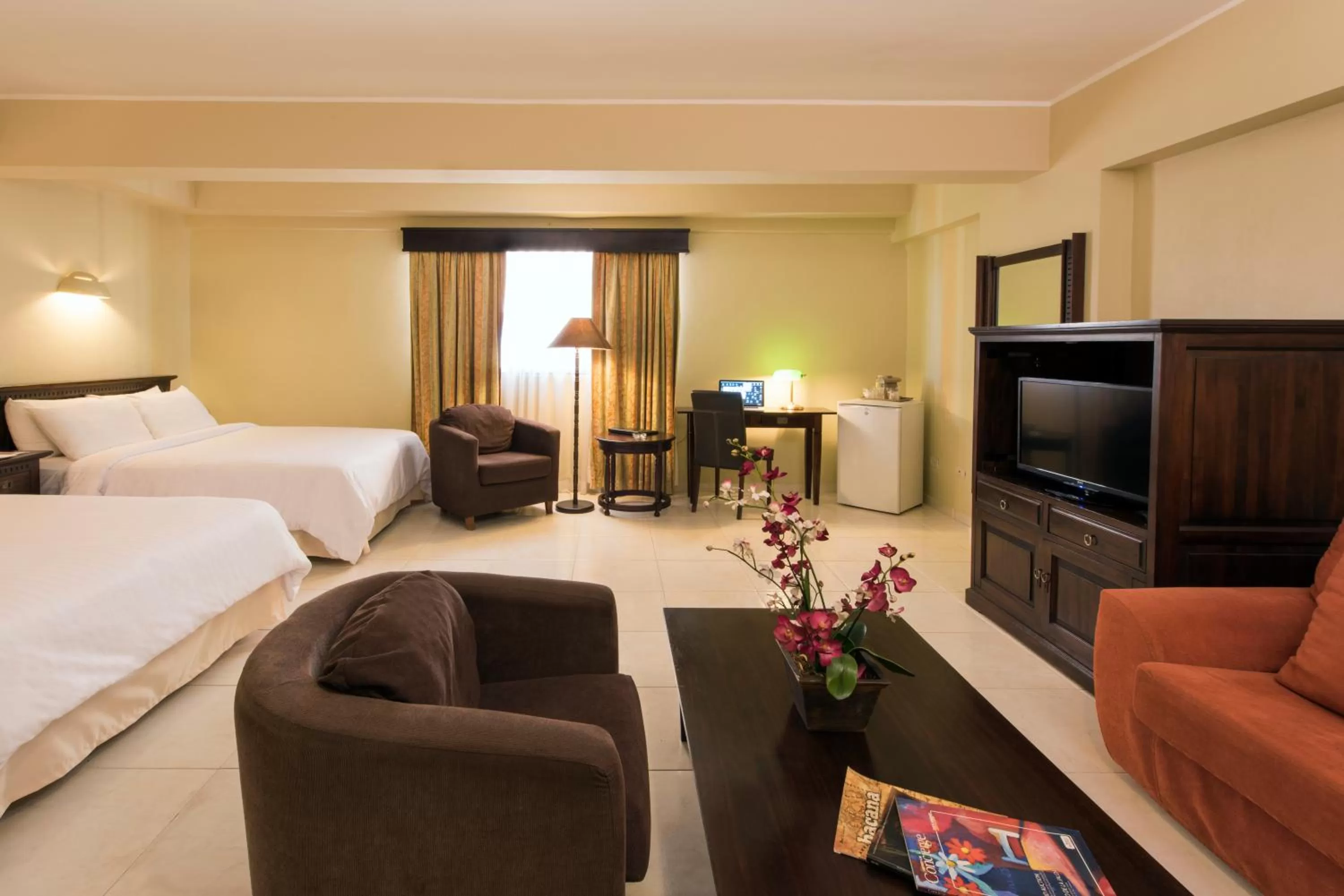 Communal lounge/ TV room, Bed in W&P Santo Domingo