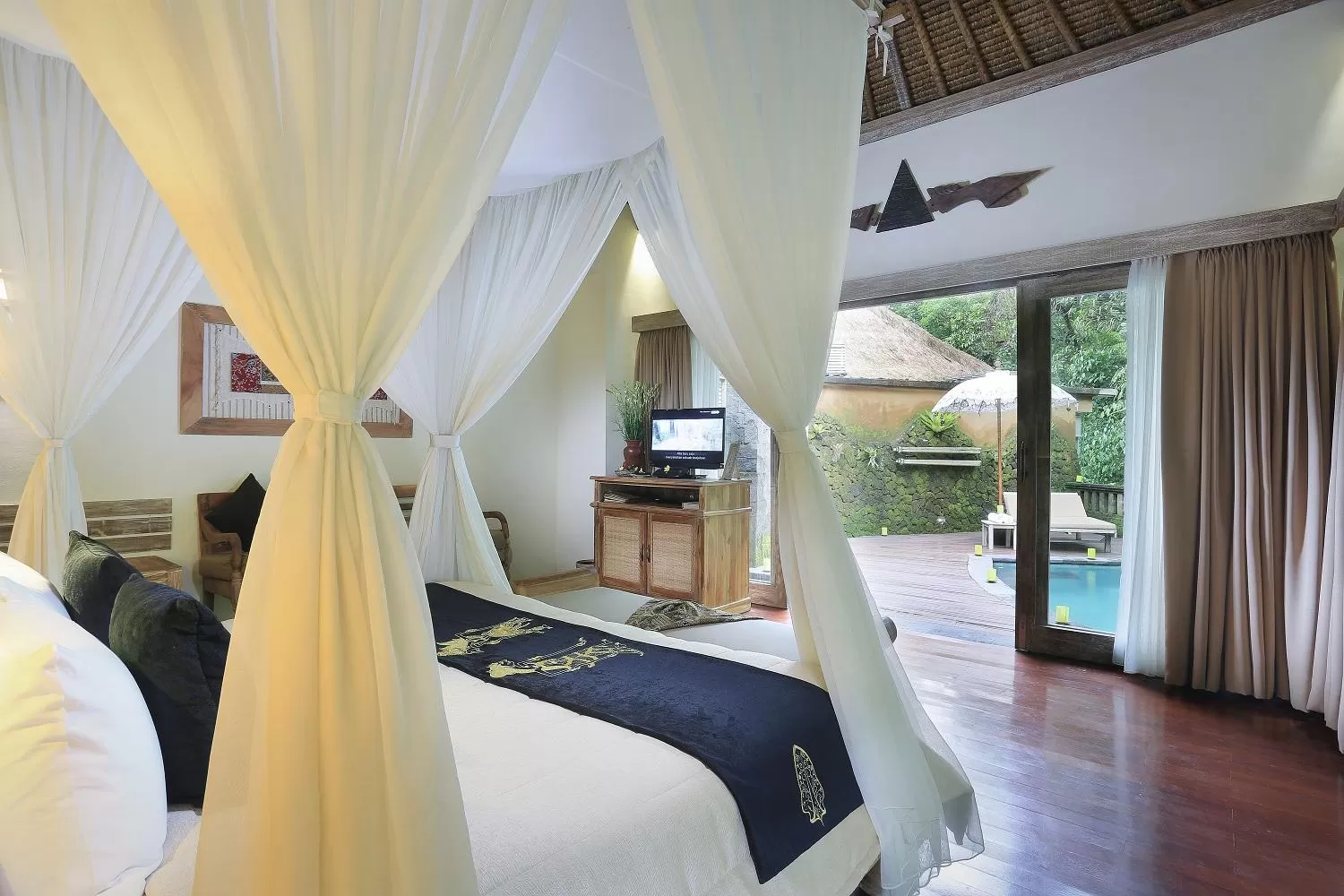 Bedroom, Bed in The Kayon Resort