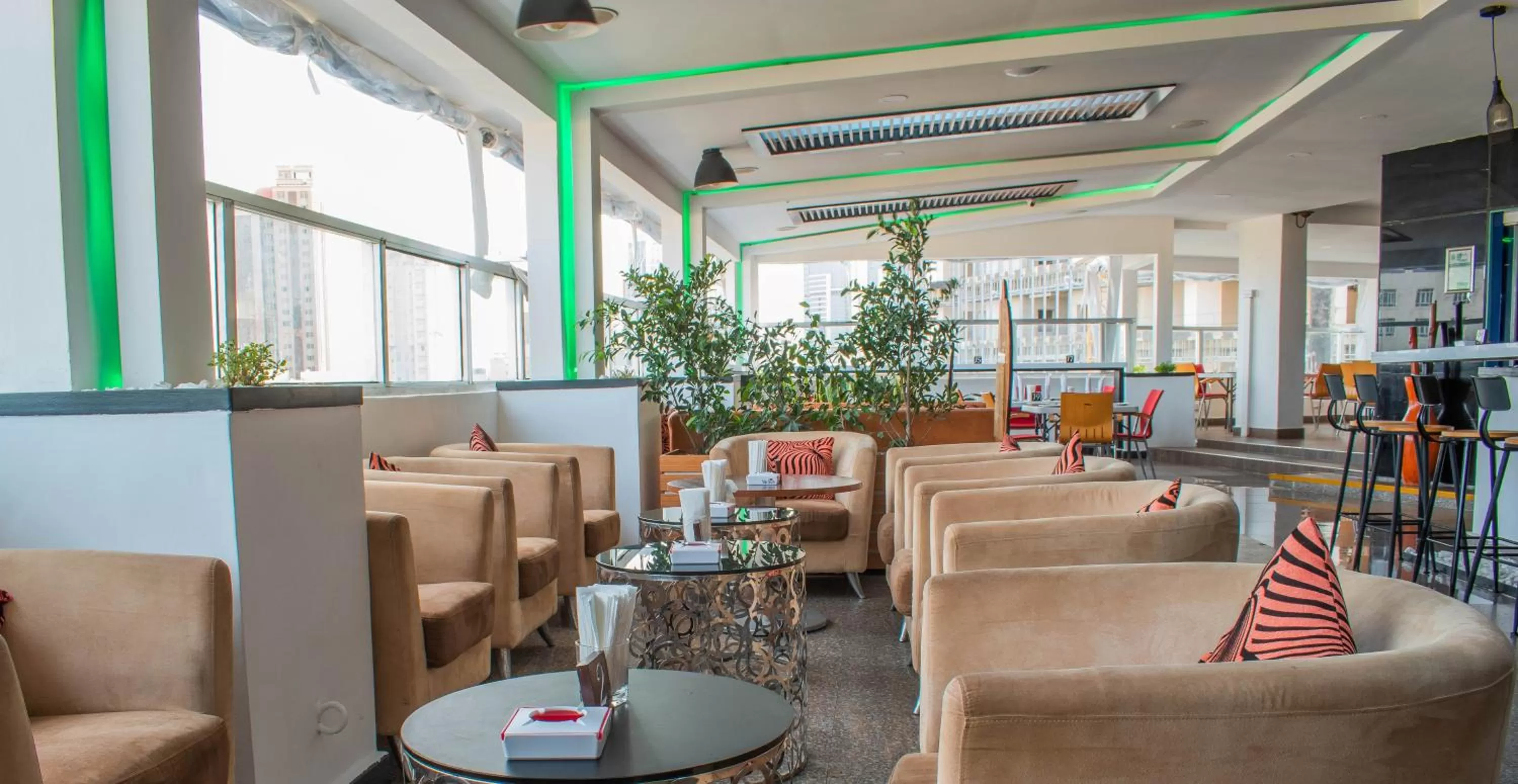 Restaurant/places to eat in Holiday Inn Dar Es Salaam by IHG